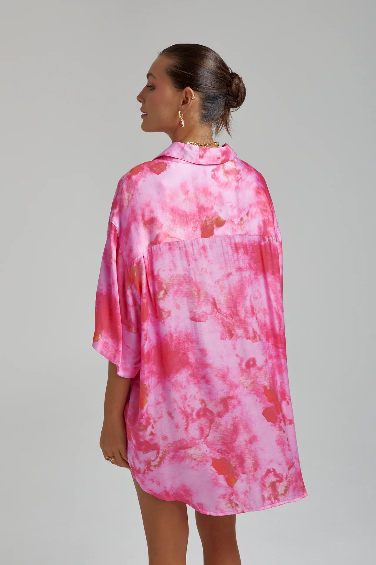Stylish Big Shirt with Hibiscus Print - Comfortable Oversized Blouse for Women - Perfect for Beach, Vacation, and Summer Outfits