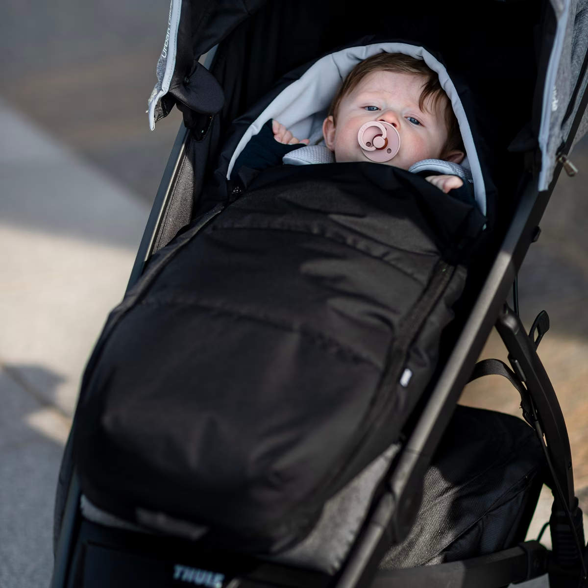 Thule Newborn Nest - Premium Baby Travel Bed for Infants | Portable & Lightweight for Car, Stroller, and Home Use