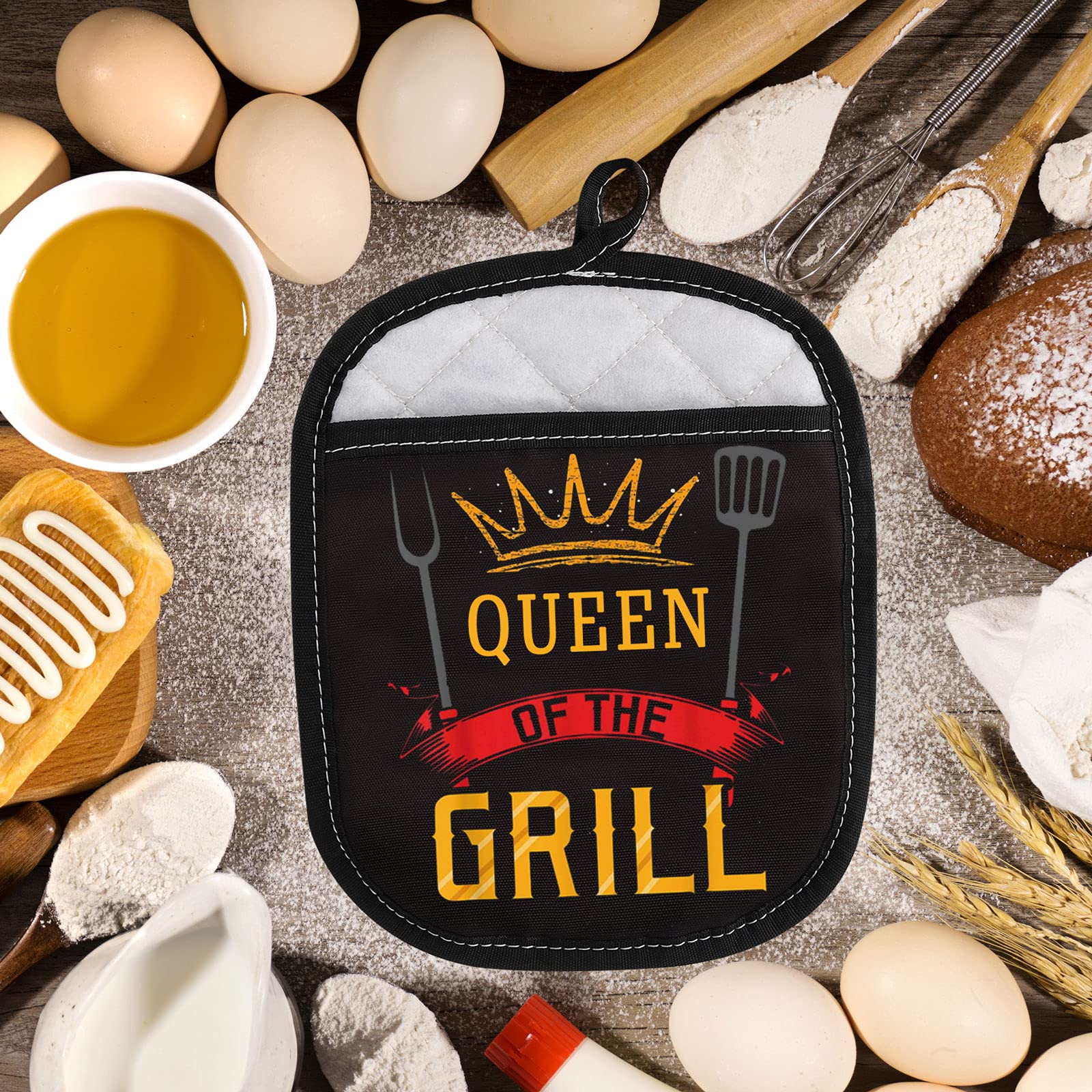 LEVLO Funny Cooking Grill Oven Mitt with Heat Resistant Pads - Best BBQ Gift for Dad, Husband & Grill Masters (Queen of The Grill) - Perfect for Outdoor Grilling, Backyard BBQs & Kitchen Cooking