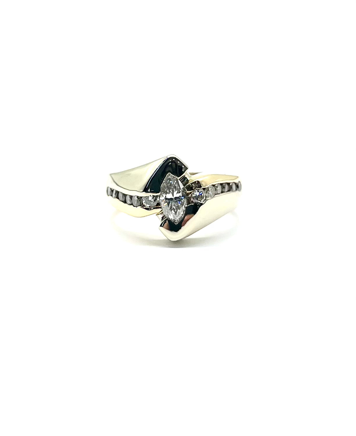 Exquisite Marquise Bezel Set Diamond Ring for Women - Elegant Wedding, Engagement & Anniversary Jewelry Gift