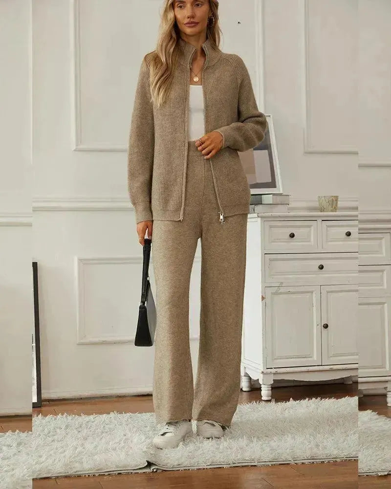 Cozy Women's Zipper Lounge Two Piece Set - Soft Loungewear for Relaxing at Home, Yoga, and Casual Outings