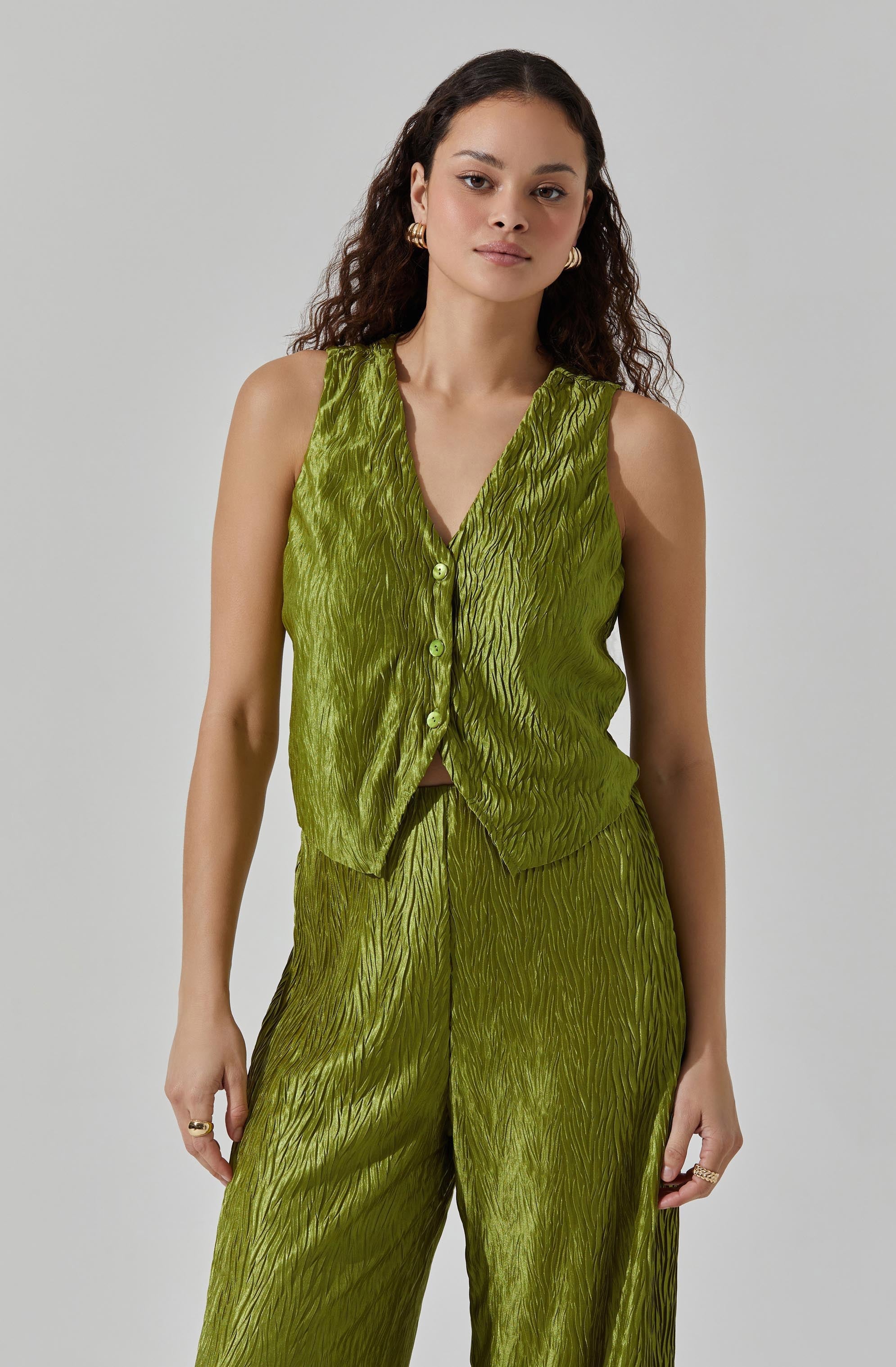 Women's Stylish Button Up Plisse Vest - Casual & Elegant Layering Piece for Office, Outings & Fall Fashion