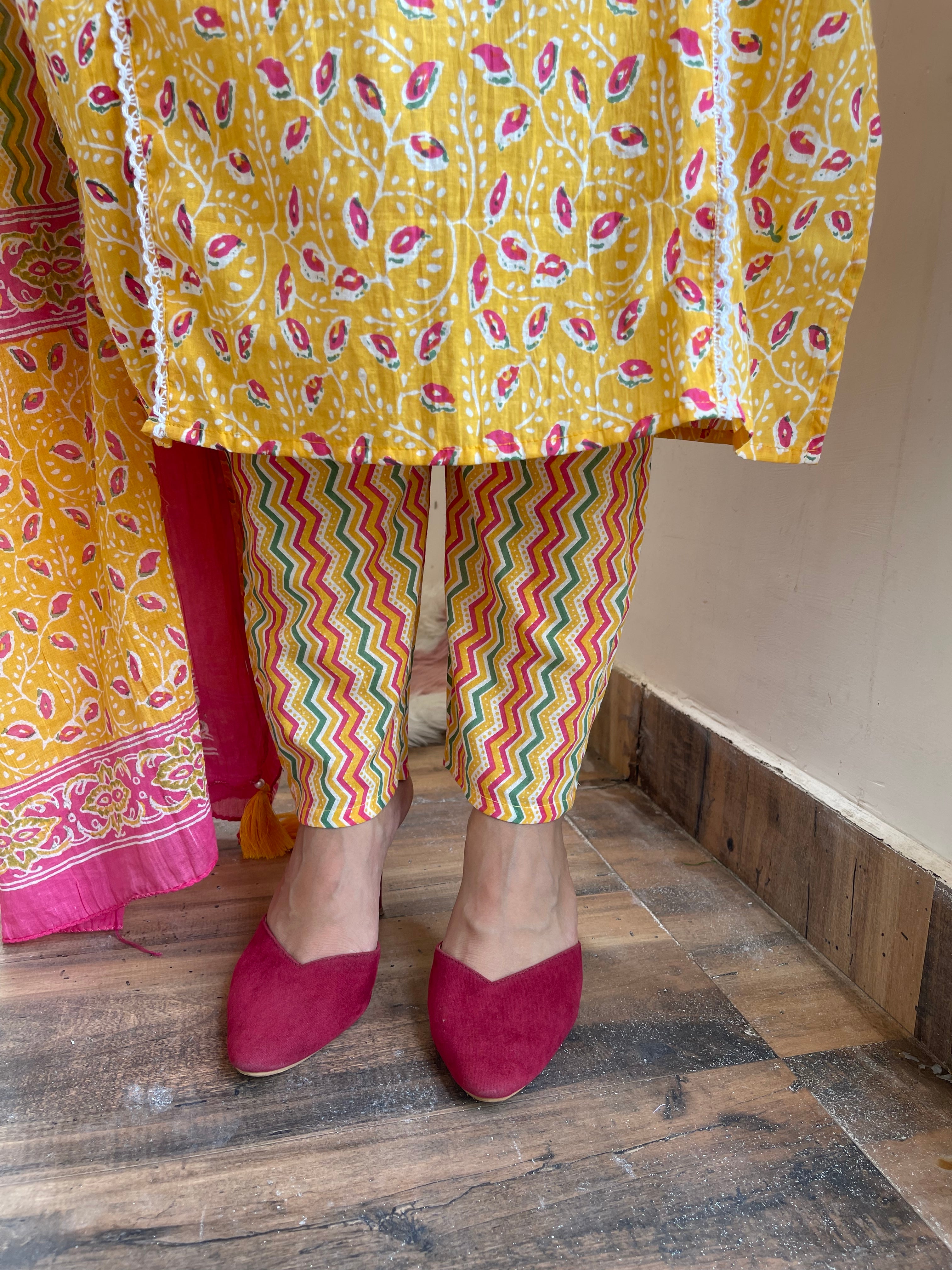Elegant Yellow Dupatta Suit Set with Floral Motifs - Perfect for Weddings, Festivals & Special Occasions