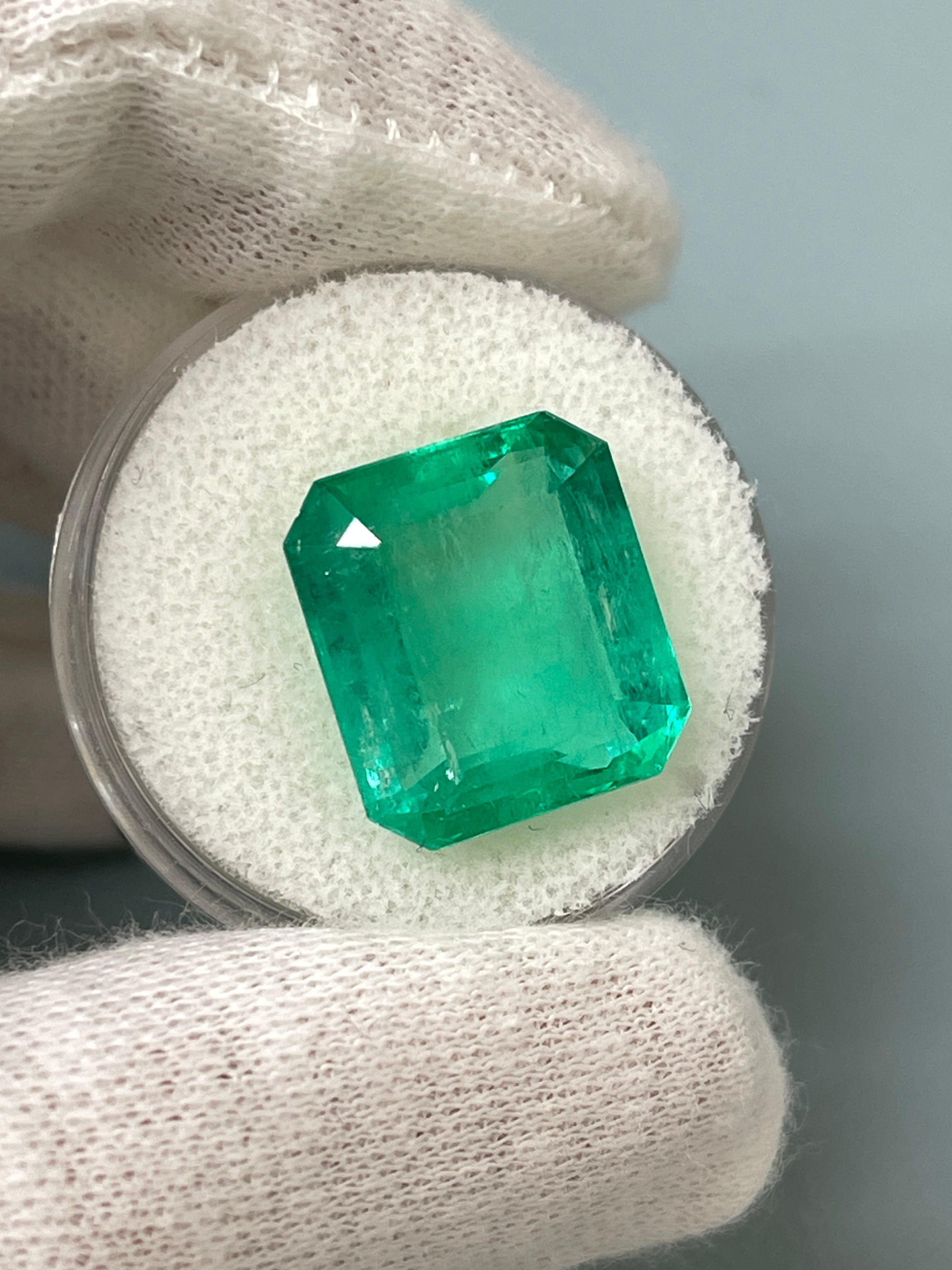 13.82 Carat Colombian Emerald Loose Gemstone - 15x14mm Emerald Cut for Jewelry Making & Engagement Rings