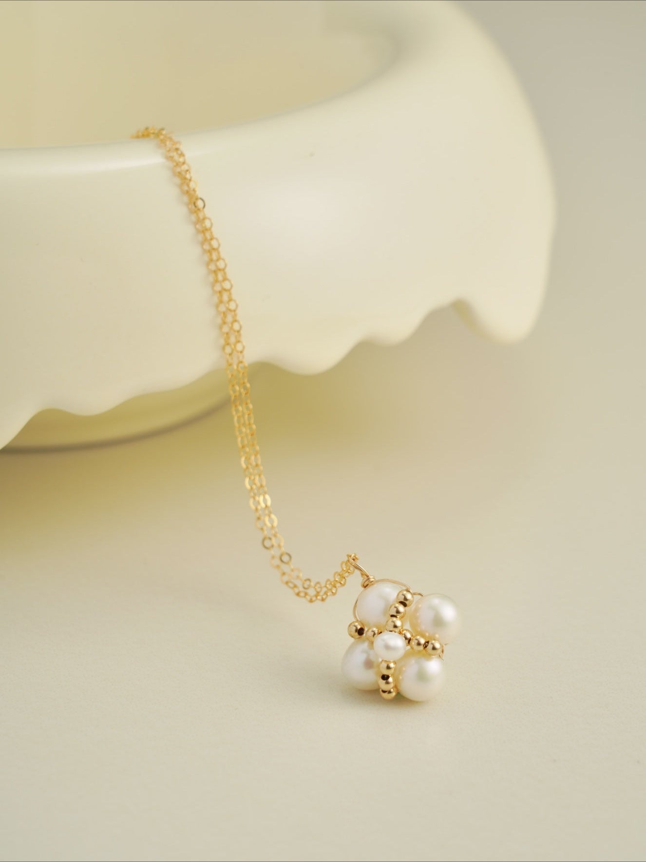 COCOKIM Sterling Silver Lucky Clover Necklace with CZ Stones - Elegant Dainty Jewelry for Women, Perfect Gift for Birthday, Anniversary & Everyday Wear