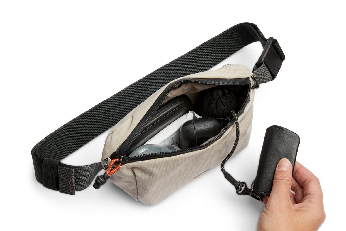 Bellroy Lite Belt Bag - Ultra Lightweight & Durable Waist Pack for Men & Women | Perfect for Travel, Hiking, Running & Everyday Use
