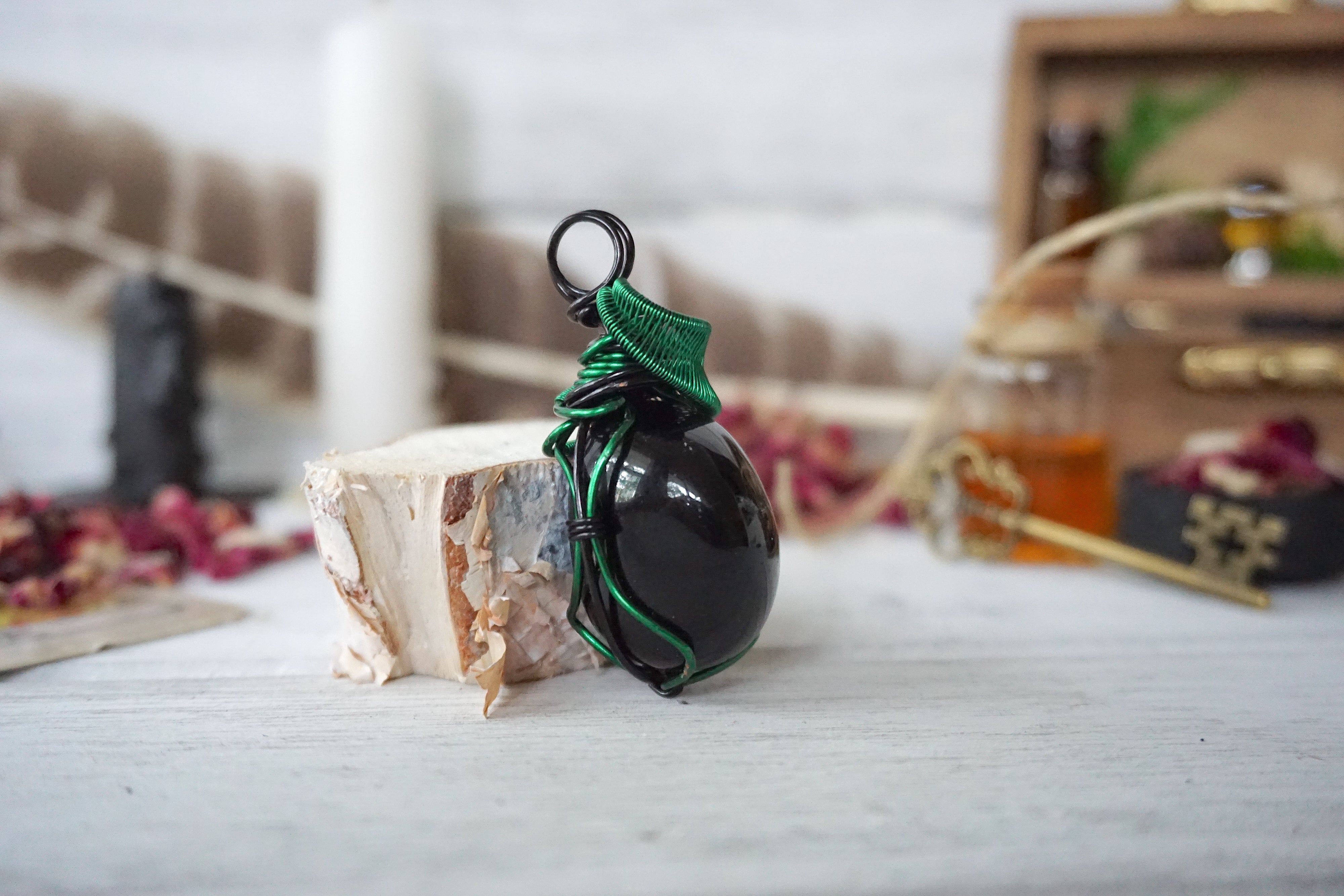AURA OBSIDIAN COLLECTION - Obsidian Green Gemstone Necklace for Women, Handmade Spiritual Jewelry, Healing Crystal Pendant for Meditation & Energy Protection | Perfect for Yoga, Reiki & Boho Fashion