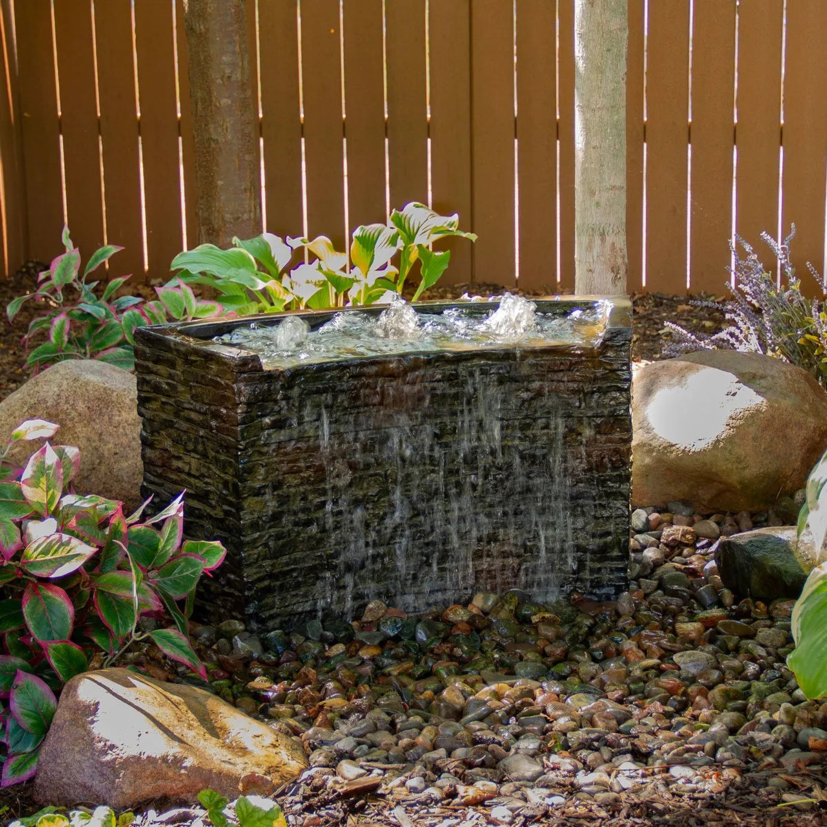 Small Curved Stacked Slate Wall Base - 33cm | Natural Stone Border for Garden, Patio & Landscaping | Perfect for Outdoor Edging, Flower Beds & Pathway Borders