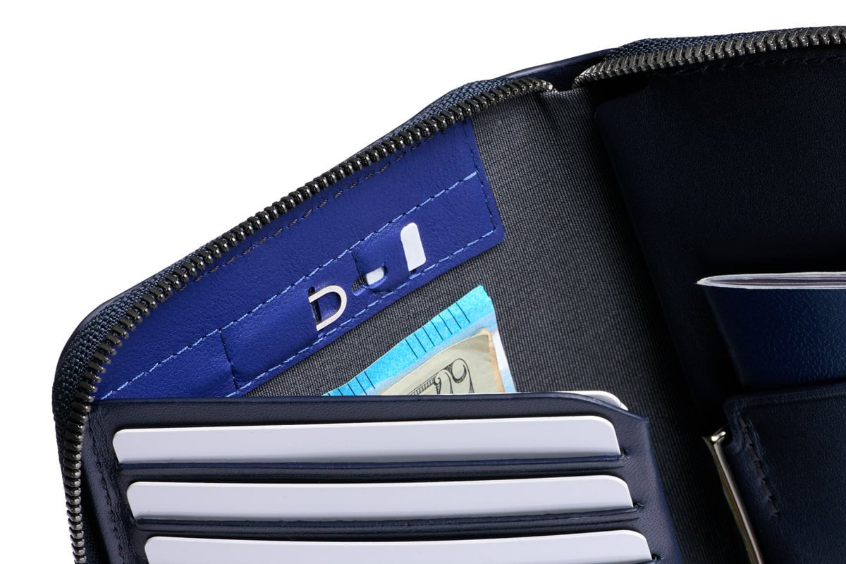 Bellroy Travel Folio Second Edition - Premium Leather Passport Holder & Travel Wallet for Men & Women - Perfect for Airports, Business Trips & International Travel