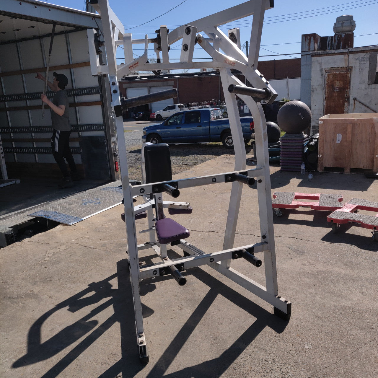 Hammer Strength Plate Loaded Iso-Lateral High Row Machine - Commercial Gym Equipment for Back & Shoulder Workouts | Perfect for Home & Professional Training Studios