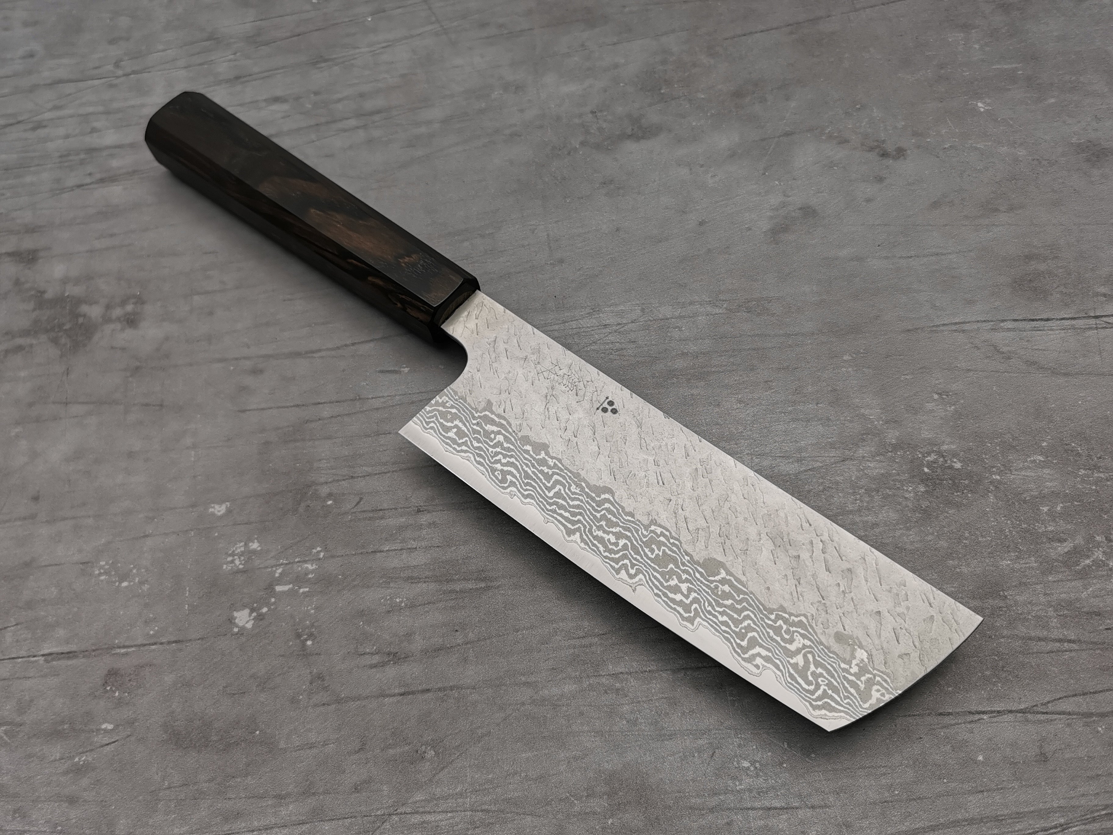 Nigara Hamono VG10 Damascus Nakiri Knife - Japanese Chef Knife for Vegetable Cutting, Slicing & Chopping - Perfect for Home Kitchen, Professional Cooking & Sushi Preparation