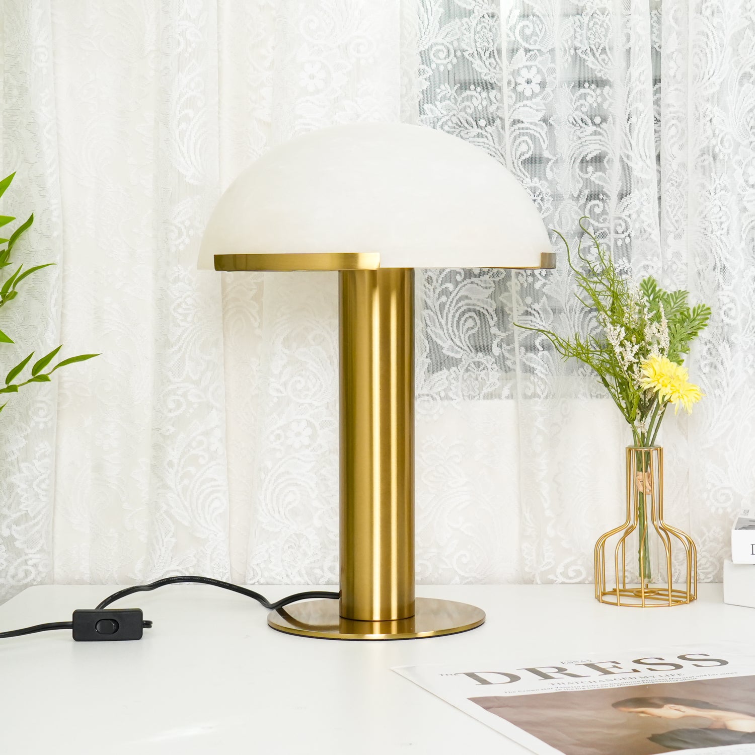 Elegant Alabaster Table Lamp - Handcrafted Home Decor for Living Room, Bedroom & Office - Soft Lighting for Relaxation & Ambience
