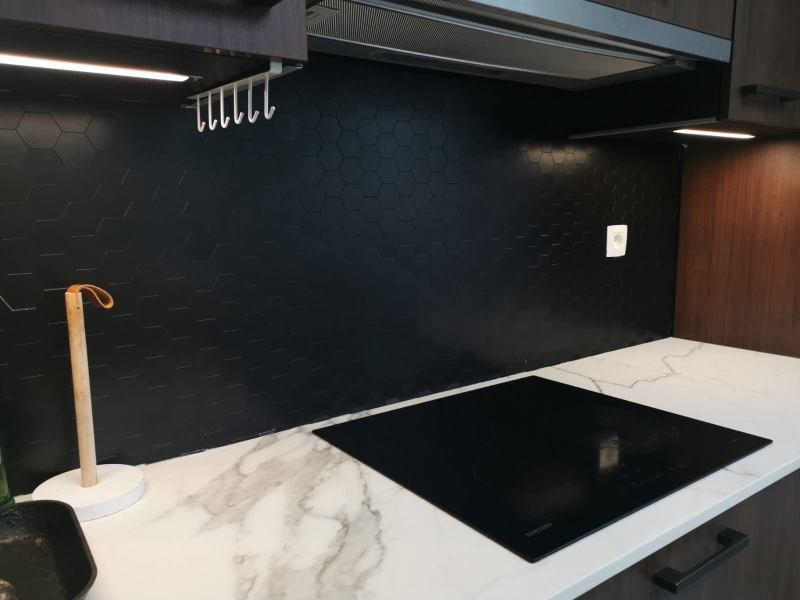Hexagon Peel and Stick Black Tile Backsplash - Self Adhesive Aluminum Composite Panel for Kitchen Wall (12 Sheets) - Easy DIY Home Upgrade for Backsplash, Bathroom & Laundry Room