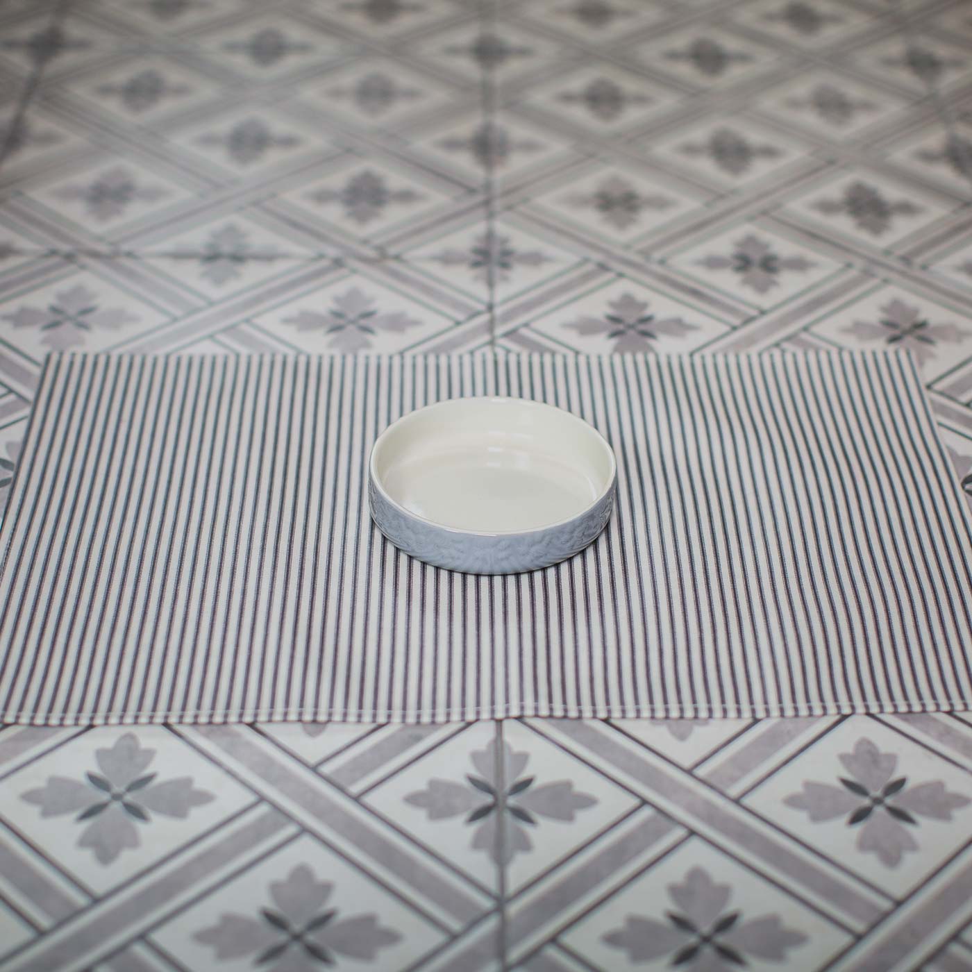 Waterproof Pet Feeding Placemat with Spots & Stripes Design - Non-Slip Dog & Cat Food Mat for Easy Cleaning - Perfect for Kitchen, Dining Room & Outdoor Use