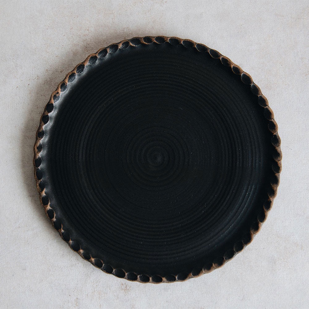 Elegant Dark Ceramic Scalloped Plate - Perfect for Dinner Parties, Wedding Receptions & Home Decor