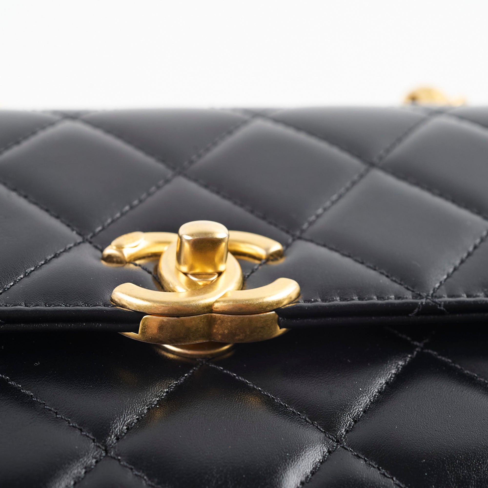 Chanel Perfect Fit Flap Bag Black Microchipped 2023 - Luxury Designer Handbag for Women, Everyday Use & Special Occasions