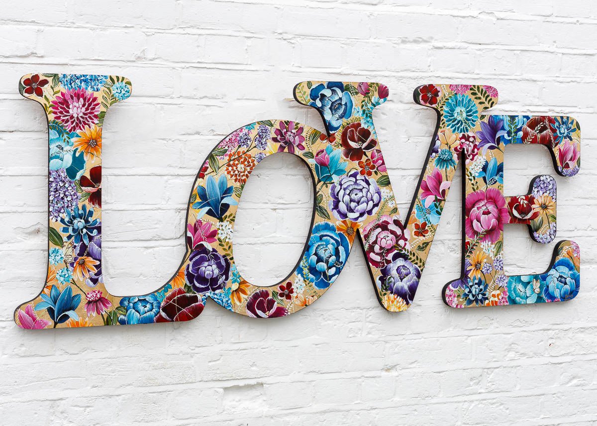 Original Love That Grows - Romantic Home Decor for Bedroom & Living Room - Perfect Gift for Anniversaries & Valentine's Day