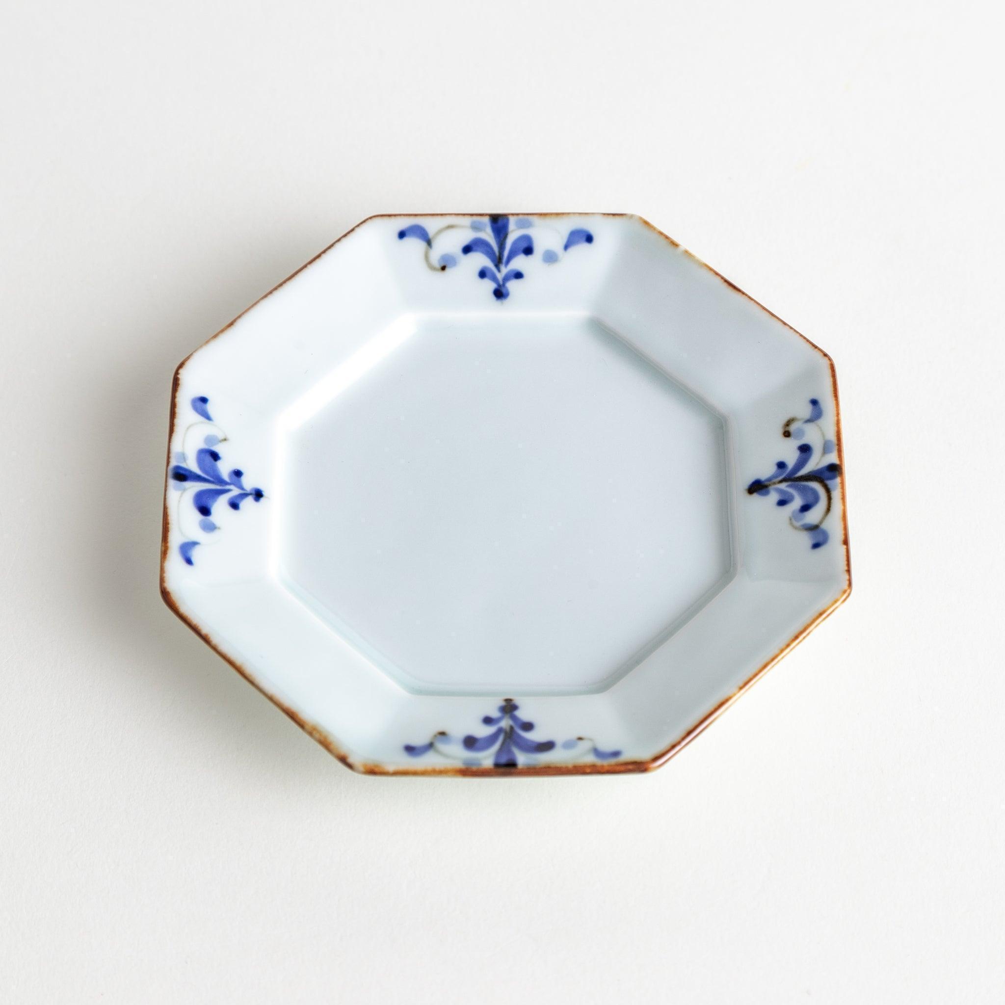 Floral Leaves Octagonal Sauce Dish - Elegant Ceramic Dipping Bowl for Soy Sauce, Sushi, and Condiments - Perfect for Asian Dining, Party Platters, and Home Decor