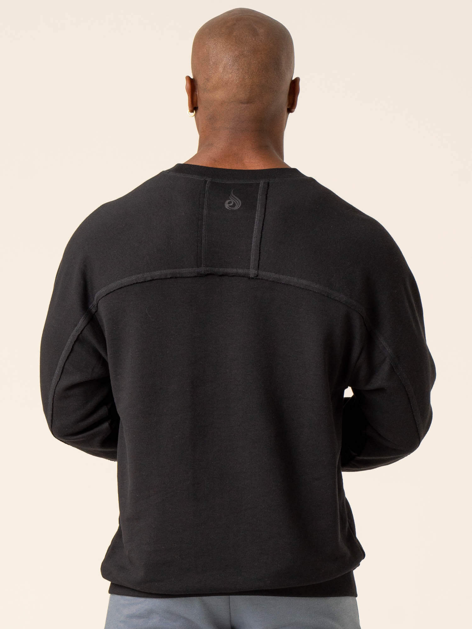 Dynamic Pullover Jumper - Black | Stylish & Comfortable Sweater for Men & Women | Perfect for Casual Wear, Outdoor Activities & Layering