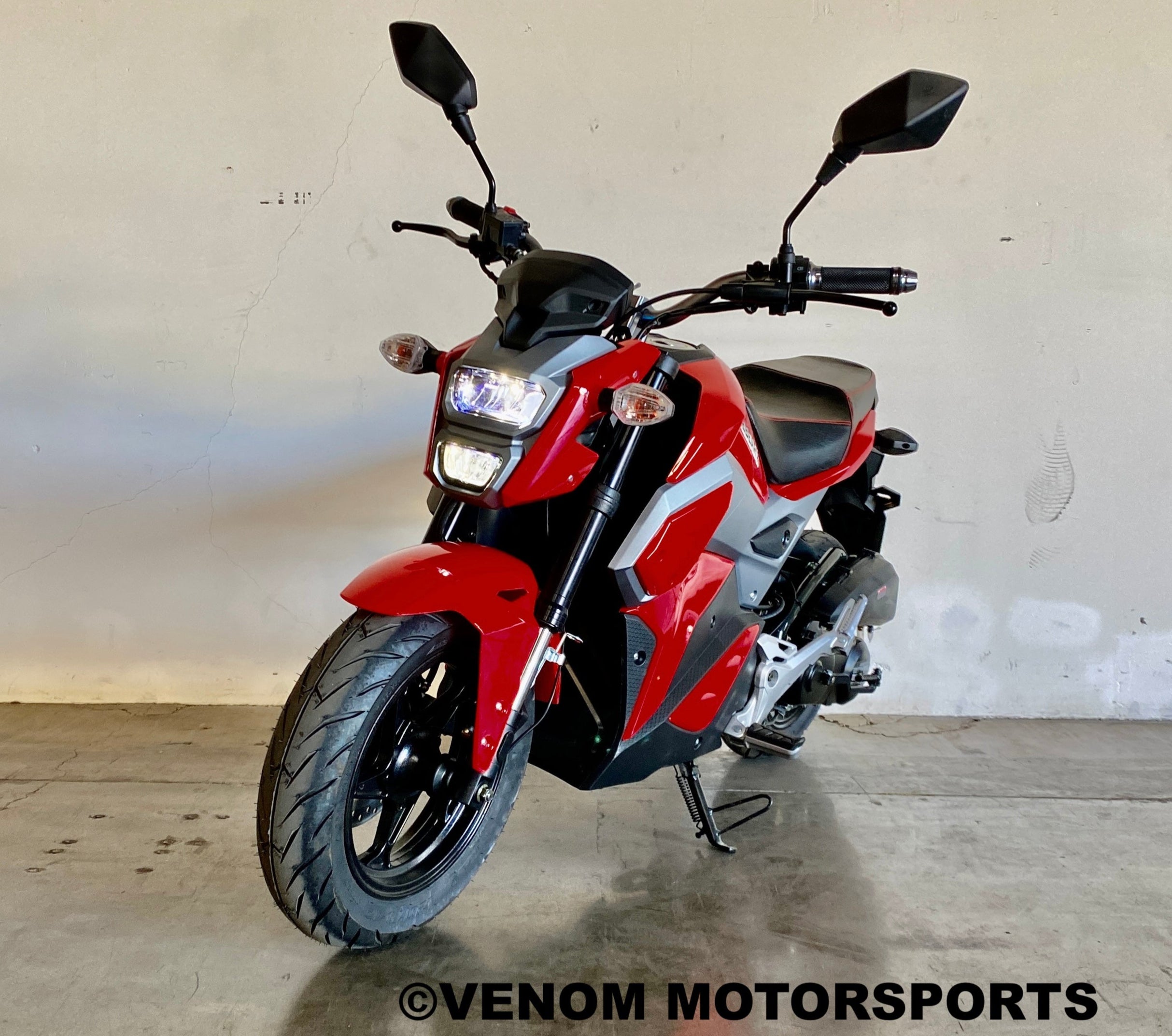 Venom Mini Max 50cc Automatic Motorcycle - Lightweight & Fuel Efficient for Commuting, Campus Riding & Urban Transportation