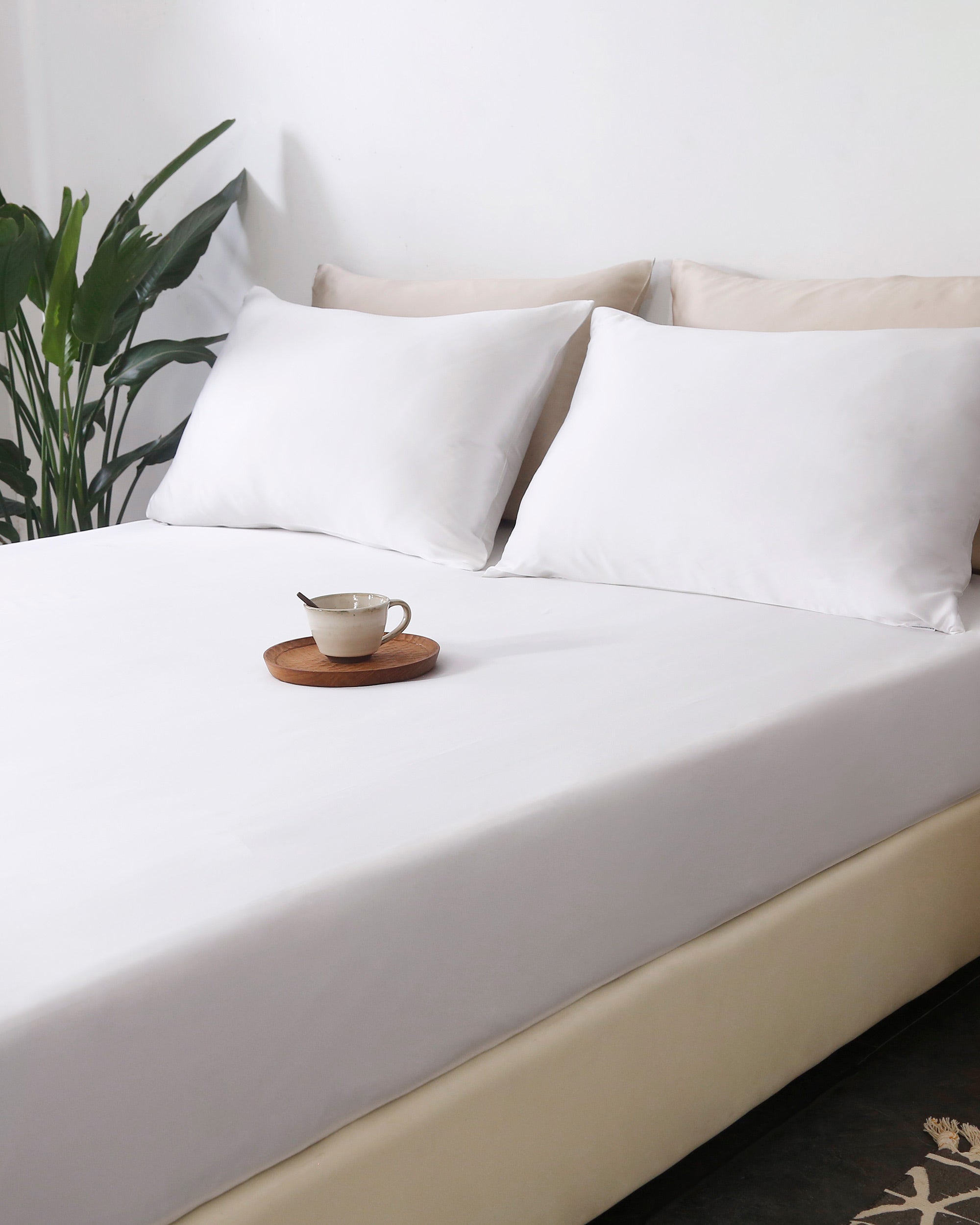 22 MM Premium Silk Fitted Sheet - Queen Size, Deep Pocket, Breathable & Hypoallergenic - Perfect for Luxury Bedding, Hot Sleepers & Allergy Relief