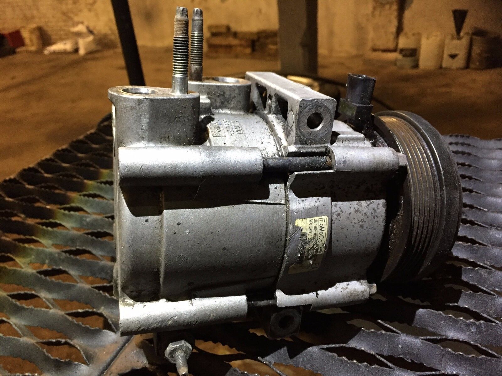 03 04 05 Ford Expedition AC Compressor OEM Replacement - Perfect for Summer Road Trips & Hot Weather Driving
