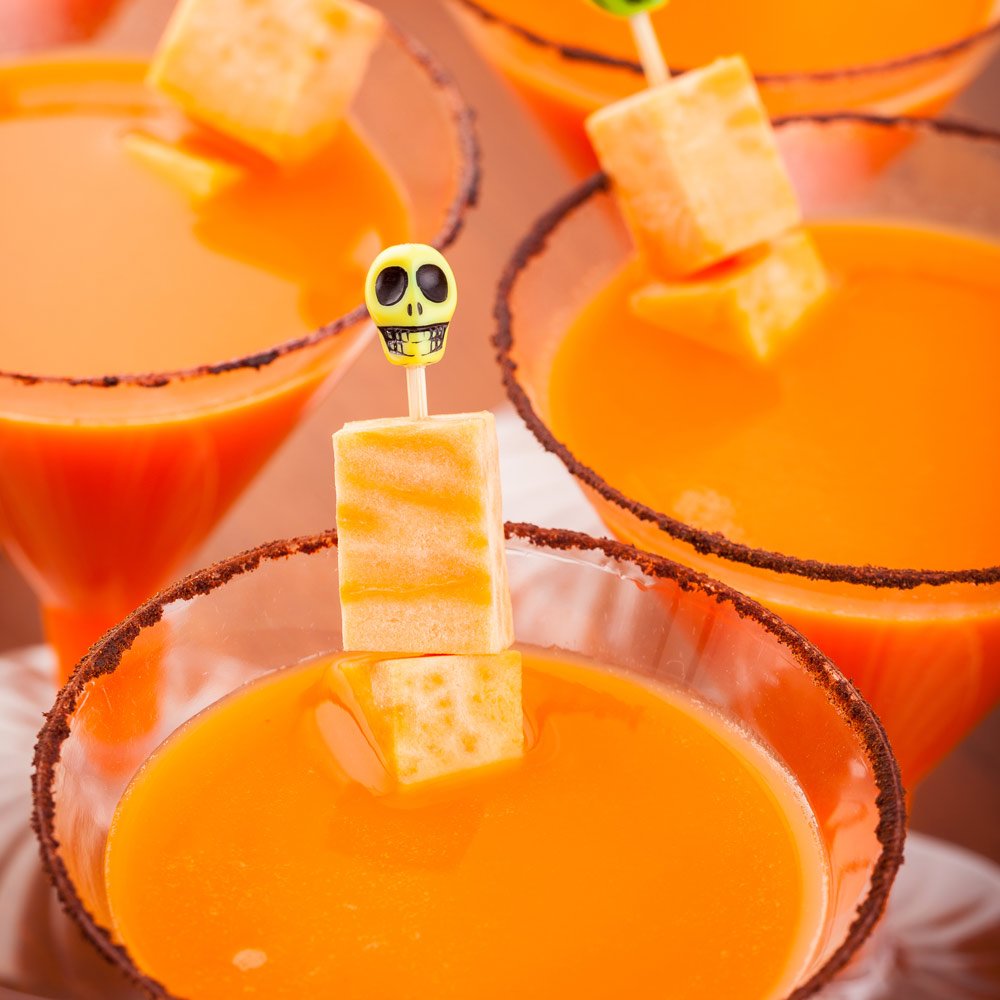 1000 Pack 4 Inch Disposable Wooden Cocktail Skewers with Mini Skull Decoration - Sharp Tip Bamboo Toothpicks for Party Appetizers, Garnishes, Charcuterie Boards & Drink Decorations