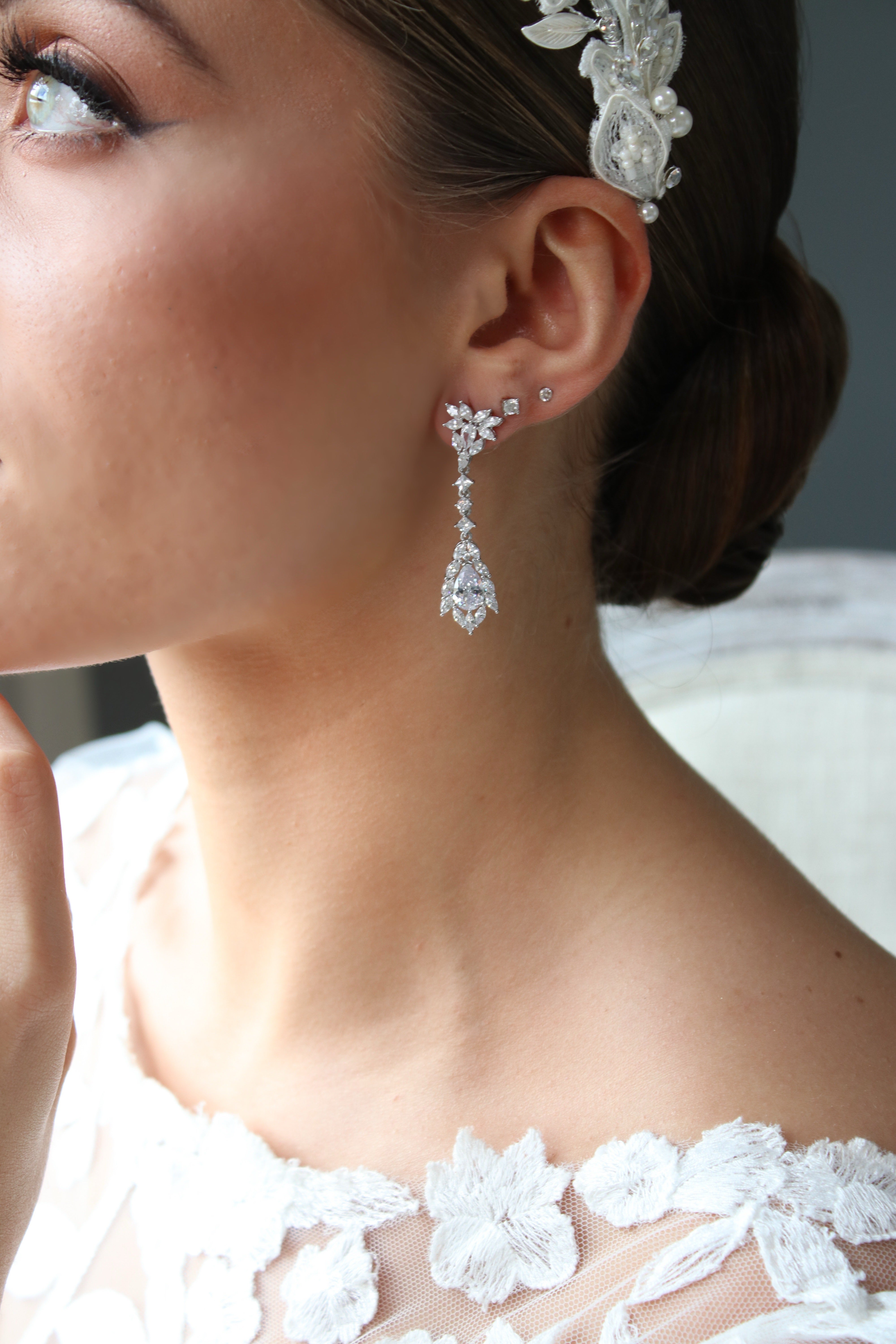 VICTORIA Simulated Diamond Drop Earrings for Women - 1.5ct Round Cut Cubic Zirconia Dangle Earrings - Hypoallergenic Sterling Silver Jewelry - Perfect for Weddings, Parties & Special Occasions
