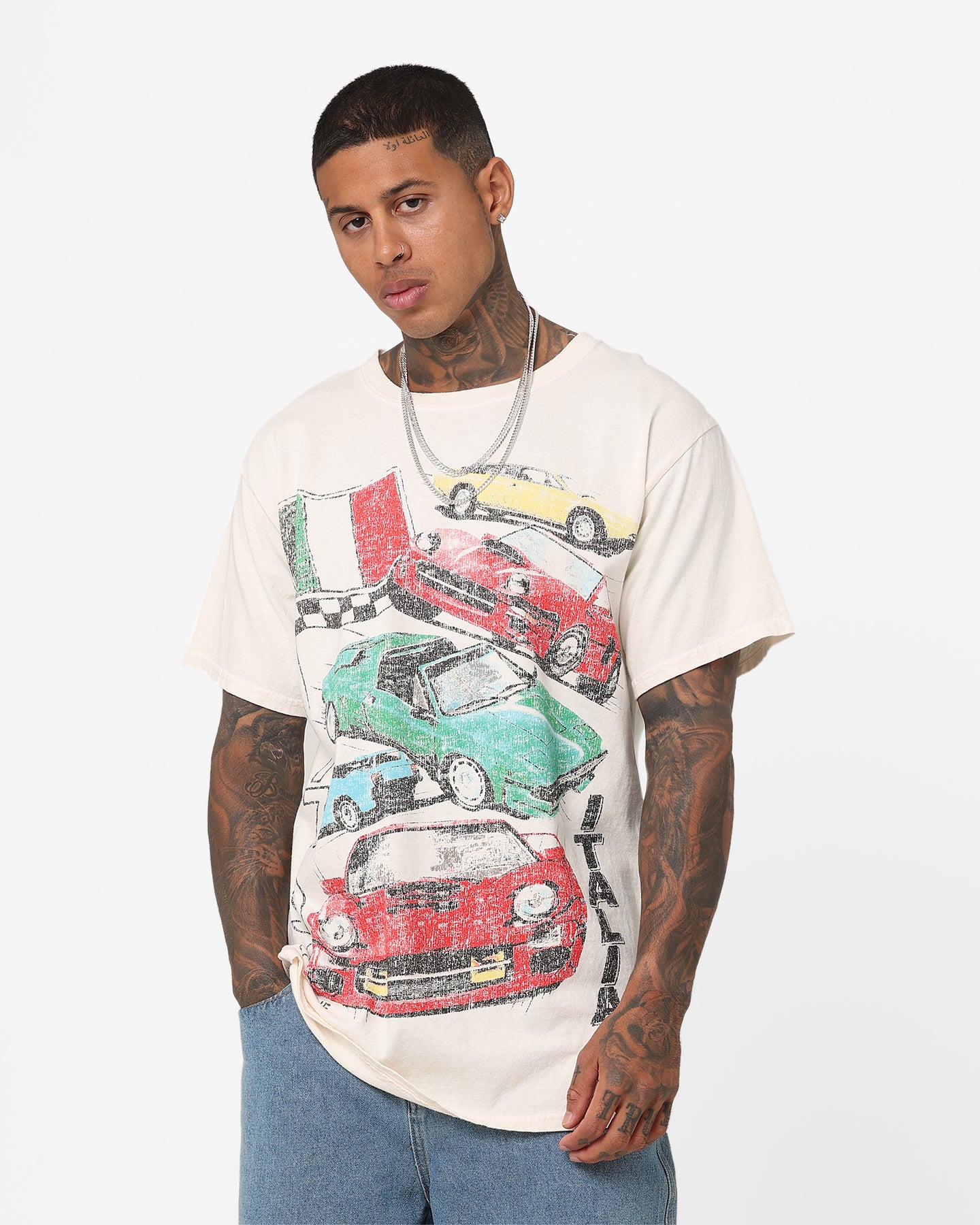 Vintage American Thrift Bella Macchine T-Shirt - Off White Retro Style for Men & Women - Perfect for Casual Wear, Outfits, and Vintage Fashion Lovers