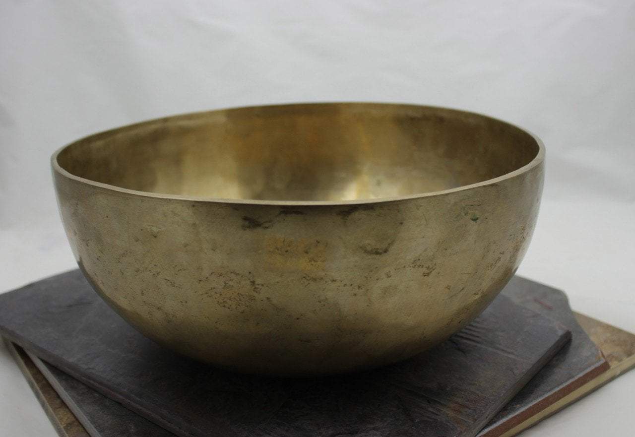 9.5 Inch Tibetan Singing Bowl - 307Hz EB4 Meditation Bowl for Sound Healing, Yoga & Relaxation | Perfect for Meditation, Chakra Balancing & Stress Relief