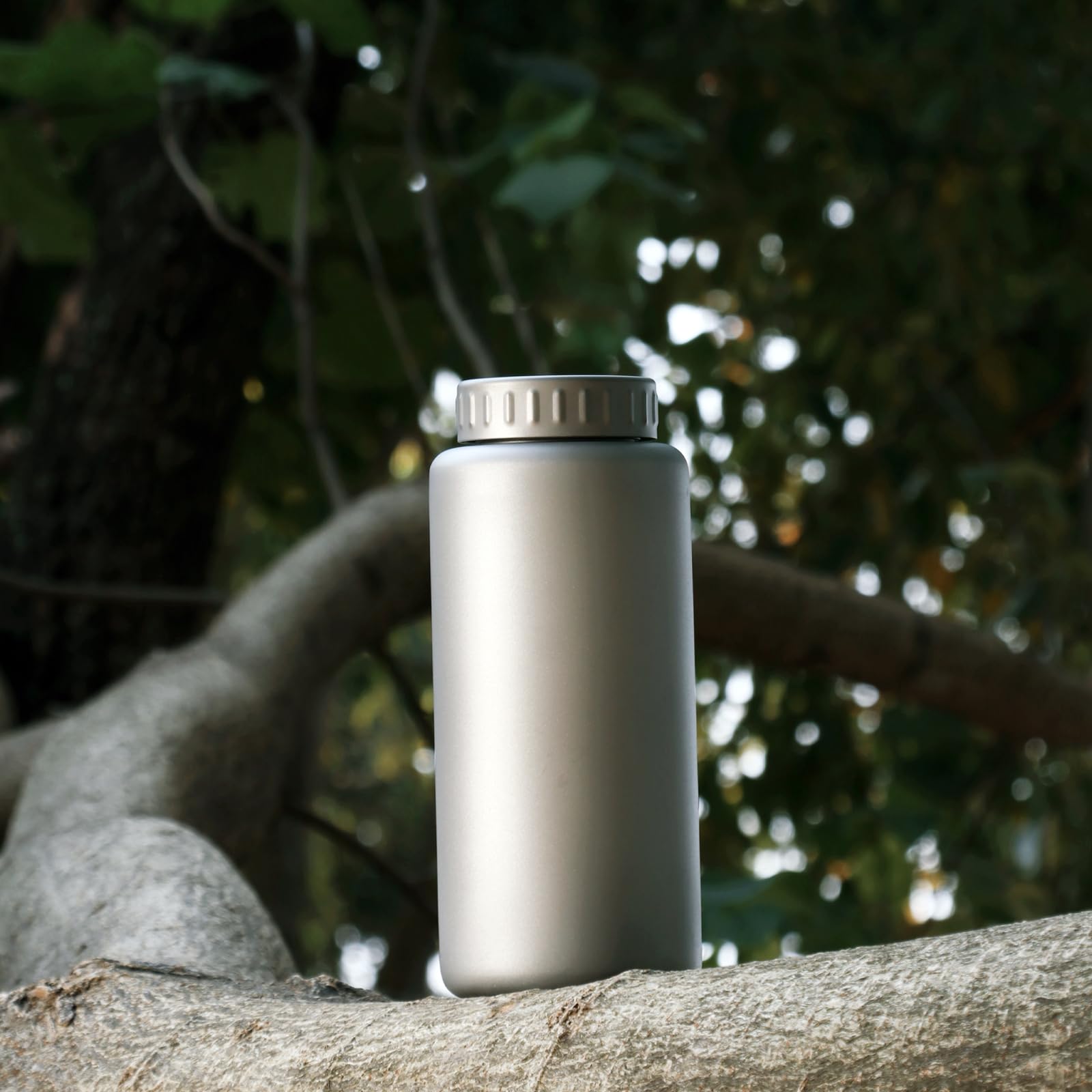 Ultralight Titanium Water Bottle 800ml (27 fl oz) - Leakproof, Insulated Thermal Sleeve, Clip Loop Cap - Perfect for Camping, Hiking & Outdoor Sports | Durable & Lightweight for Backpacking, Gym & Travel