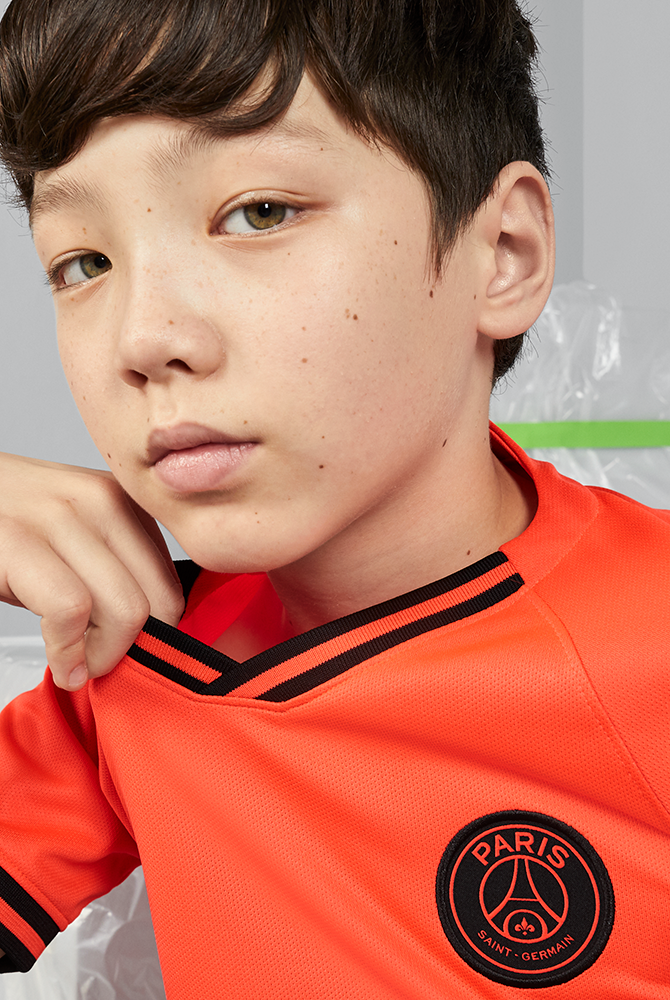 Nike Jordan x Paris Saint Germain 2019/20 Stadium Away Big Kids' Soccer Jersey - Authentic PSG Football Shirt for Youth - Perfect for Match Day, Training & Fan Support