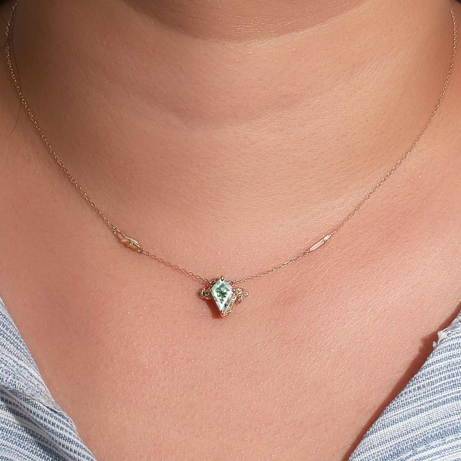 Natural Inspired Moss Agate Kite Leaf Pendant Necklace - Lark - Perfect for Boho Jewelry Lovers & Nature-Inspired Fashion Accessories