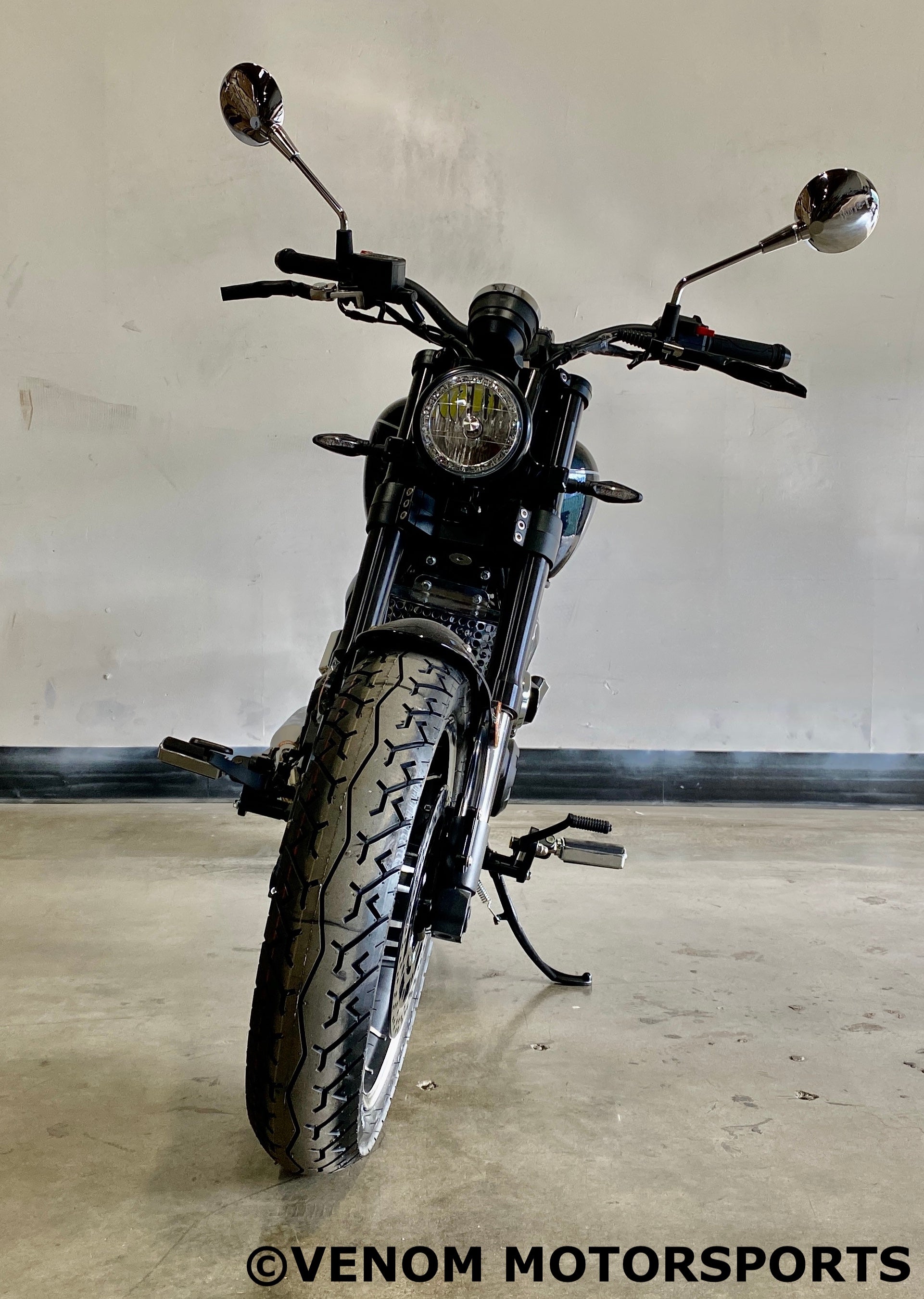 Venom Cruiser 250cc Chopper Motorcycle - Fuel Injected Engine, 6-Speed Transmission for Urban Commuting & Highway Cruising