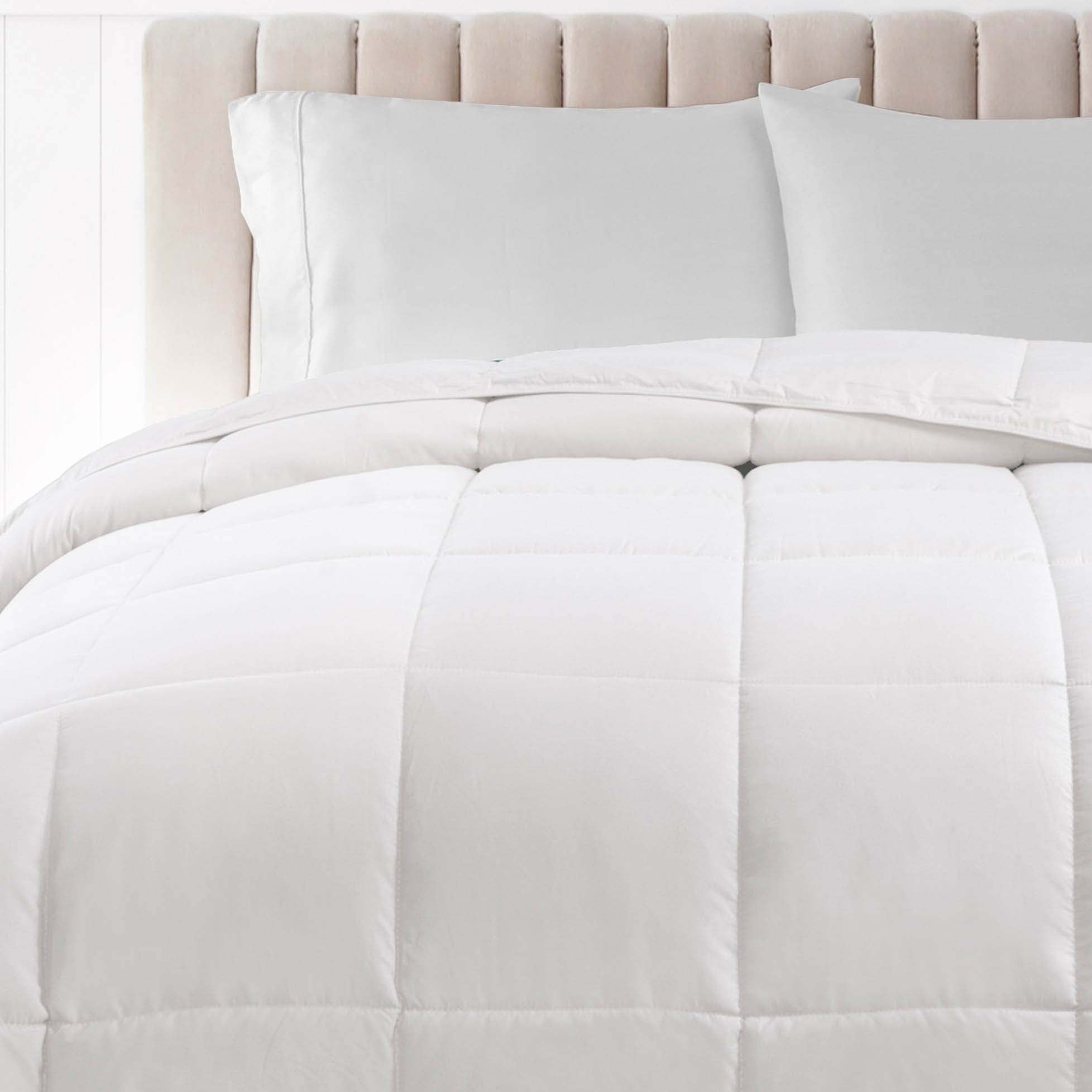 All-Season Reversible Down Alternative Comforter - Lightweight & Hypoallergenic Bedding for Year-Round Comfort - Perfect for Master Bedroom, Guest Room & Dorm Use