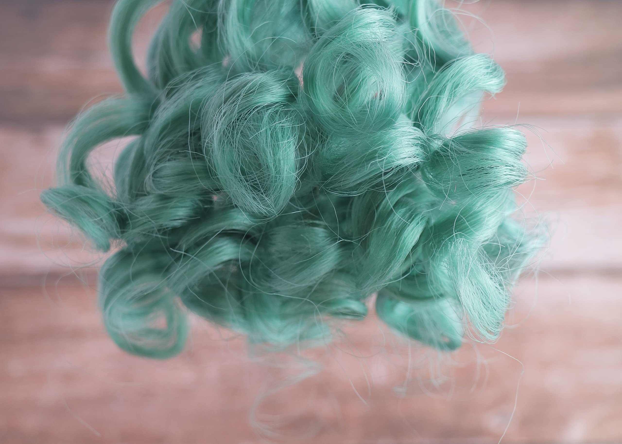 Shivarth Clutcher Hair Extension - 18 Inch Synthetic Curly/Wavy Wig for Women & Girls in Green | Perfect for Cosplay, Halloween, Parties & Daily Fashion Styling