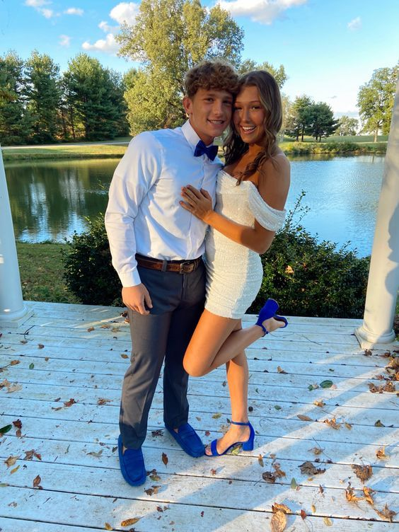 Elegant Off The Shoulder Short Prom Dress for Homecoming - J4540 | Perfect for Parties, Dances & Special Occasions