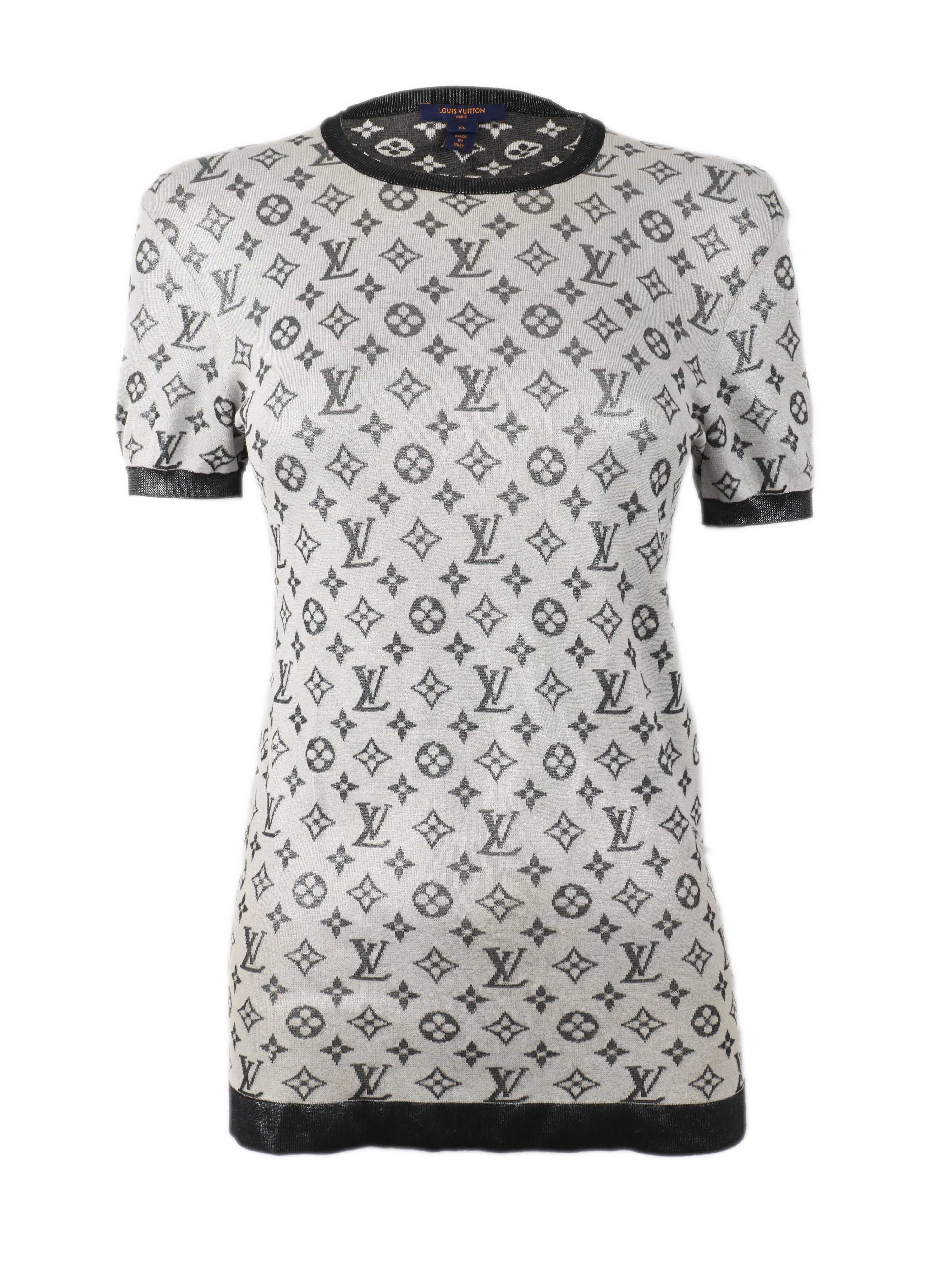 Authentic Louis Vuitton Silver Logo Cotton T-Shirt for Men - Luxury Casual Wear for Street Style & Everyday Fashion