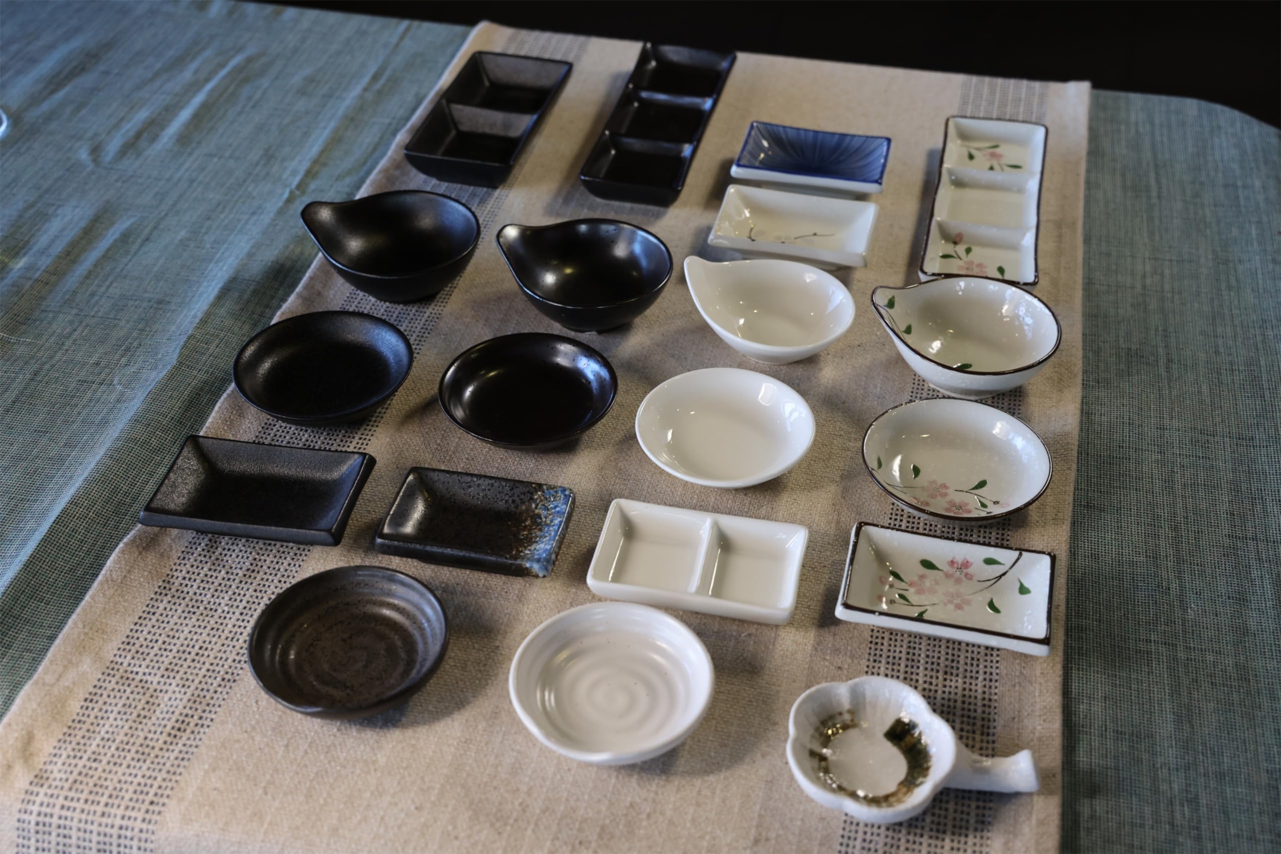 4 Inch Ceramic Sauce Dish - Japanese Rectangular Sushi Dipping Bowl, Seasoning Dishes & Appetizer Plates for Soy Sauce, Wasabi, Snacks - Home Kitchen Serving Set (4-Pack, Blue Radial) - Perfect for Sushi Nights, Dinner Parties & Asian Cuisine