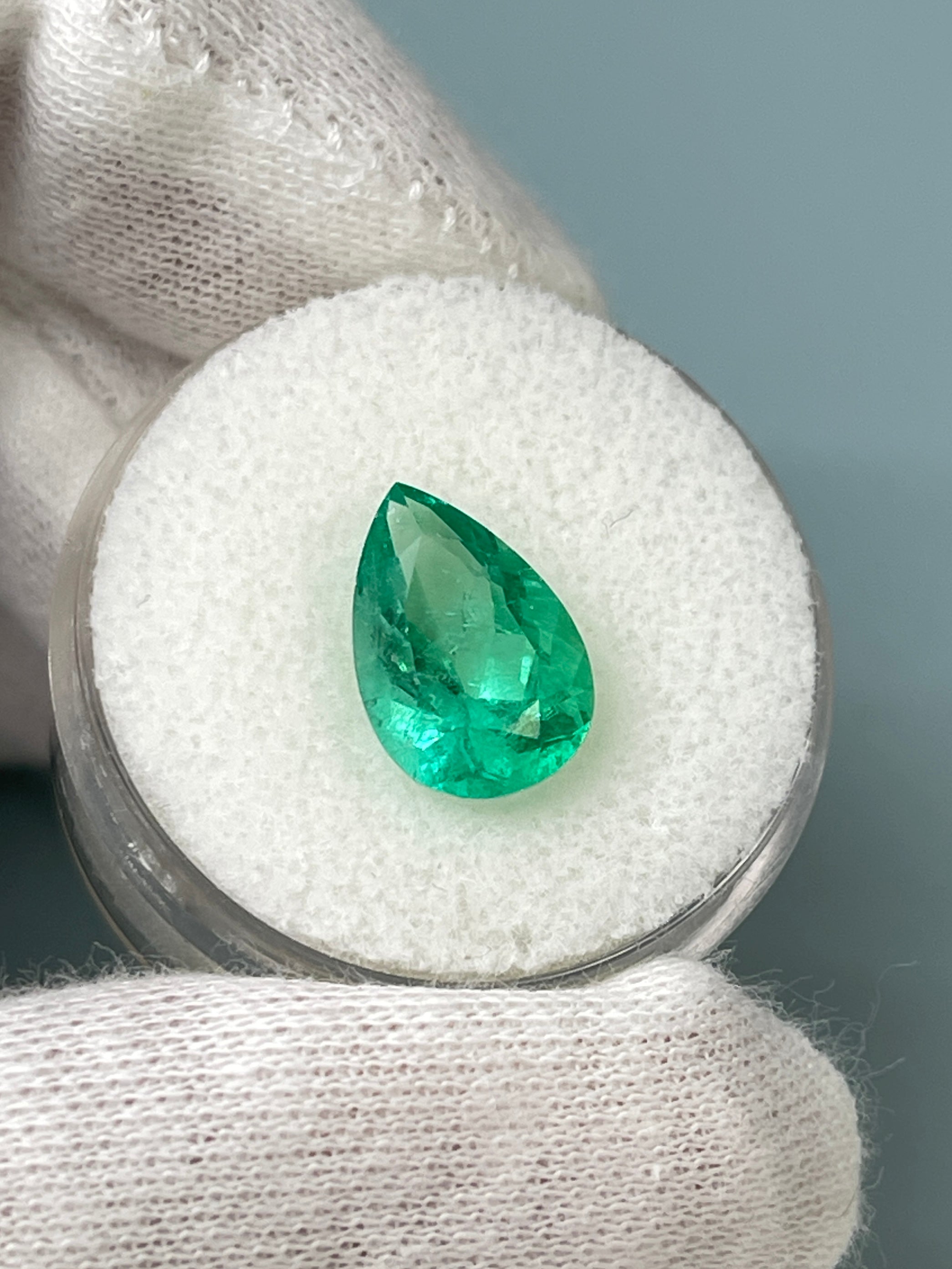 2.95 Carat 12.5x8.5mm Medium Green Natural Colombian Loose Emerald Pear Cut Gemstone for Jewelry Making & Engagement Rings