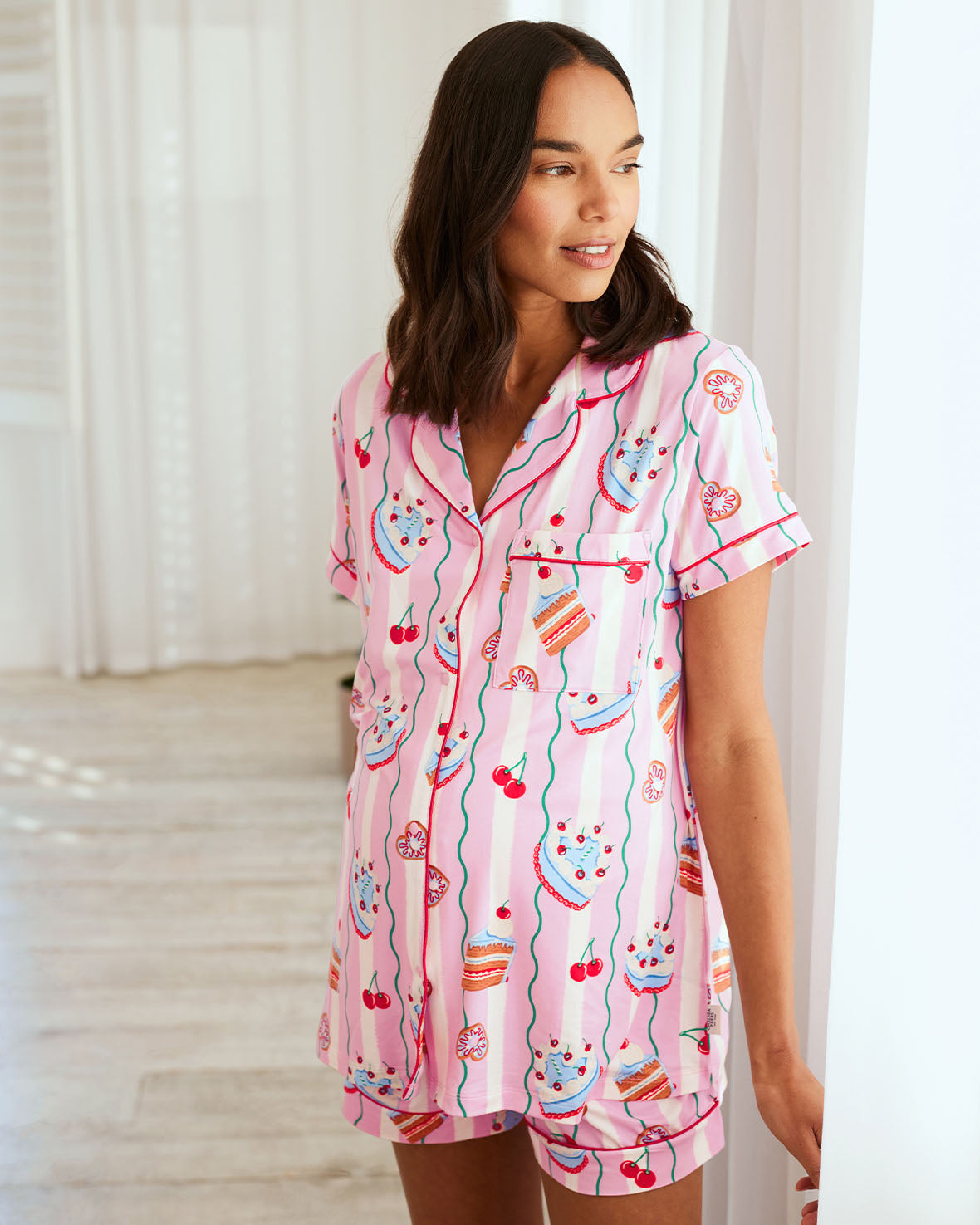 Maternity Cake Print Short Sleeve Pajama Set for Women - Comfortable Pregnancy Sleepwear for Summer Nights & Nursing Moms