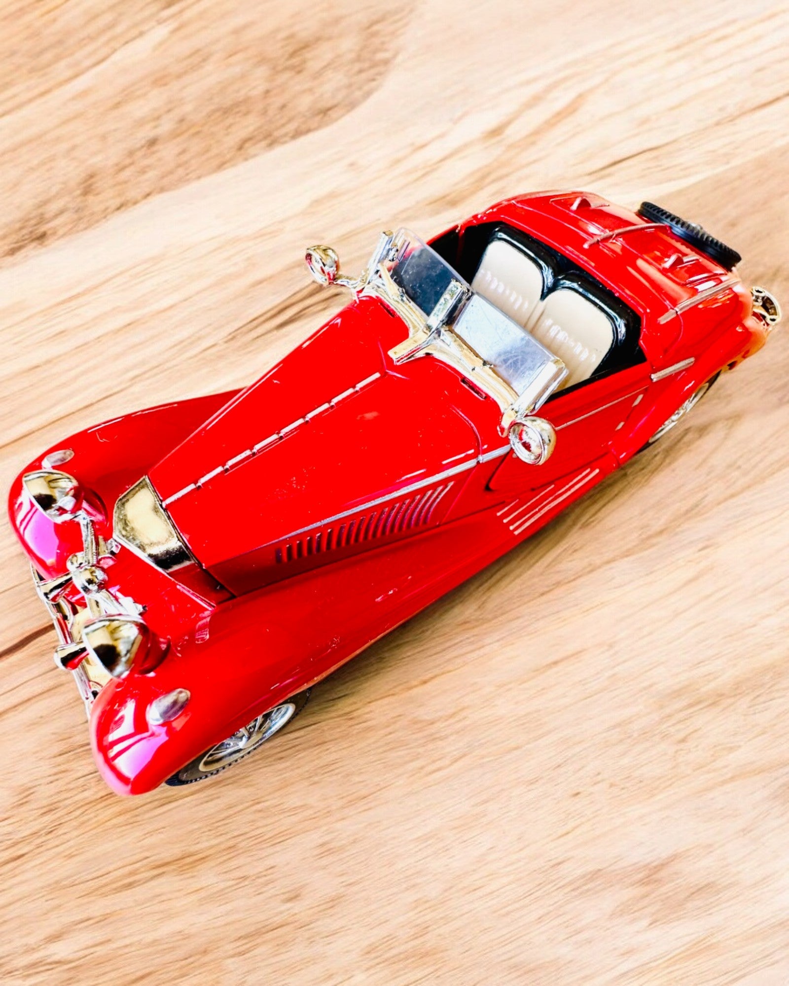 Vintage Classic Retro Car Miniature Model - Personalized Engraving Gift, 3 Style Options - Perfect for Collectors, Car Enthusiasts & Special Occasions