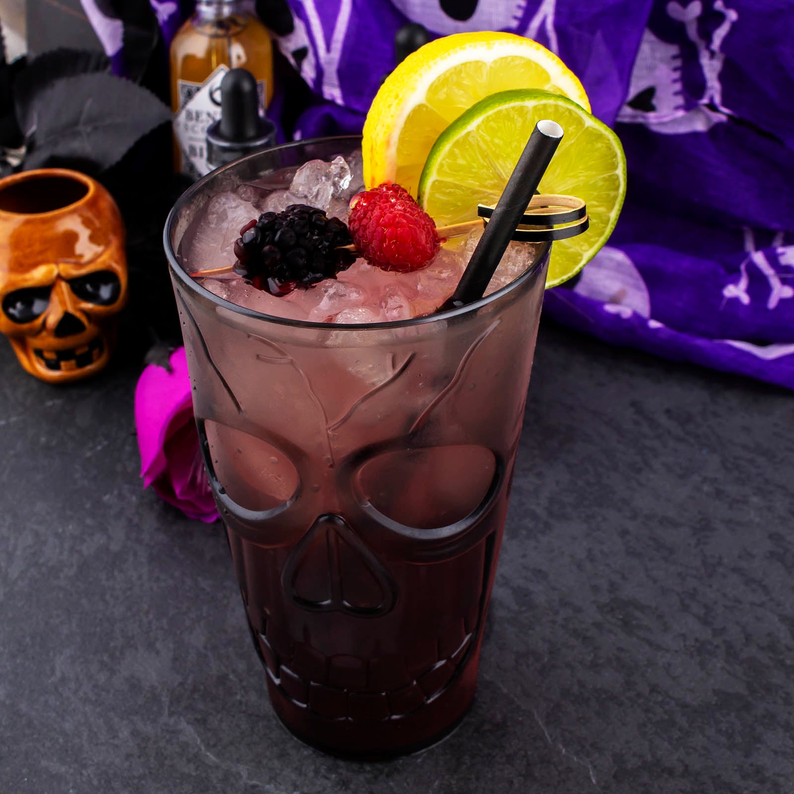 BarConic® 20oz Plastic Skull Cup with Smoke Effect - Perfect for Halloween Parties, Themed Events & Horror Movie Nights