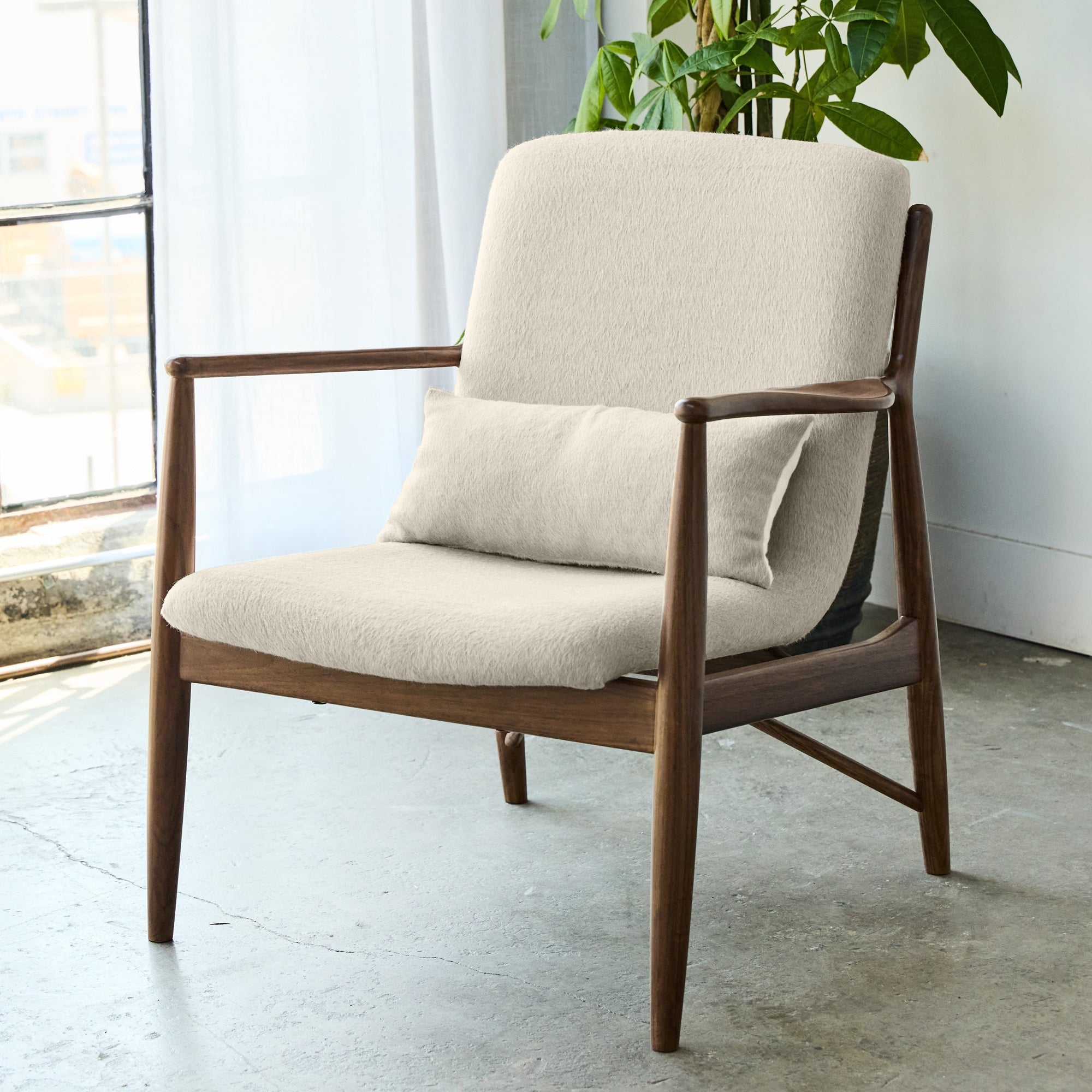 Modern Truss Lounge Chair - Sturdy Metal Frame & Comfortable Cushion for Living Room, Patio, or Office - Perfect for Relaxing & Stylish Home Decor
