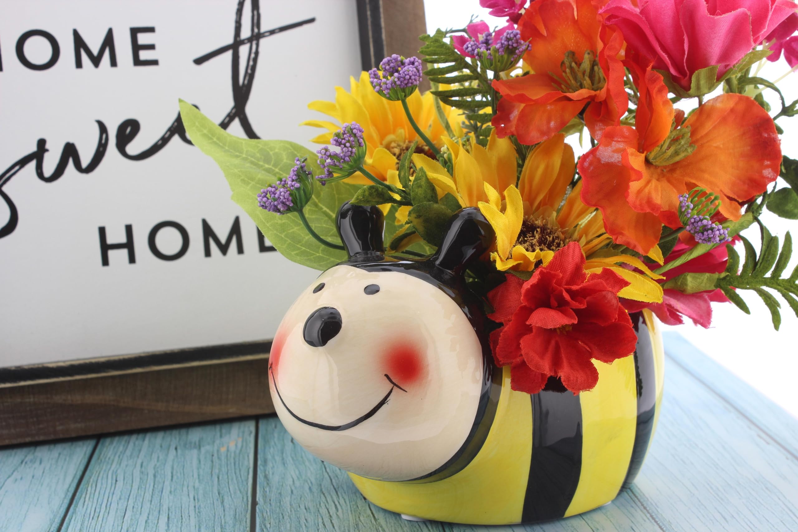 Whimsical Bumblebee Planter Pot - Large Decorative Bee Insect Flower Pot for Indoor & Outdoor Plants, Home & Garden Decor - Perfect for Succulents, Herbs & Small Flowers on Windowsills, Patios & Balconies