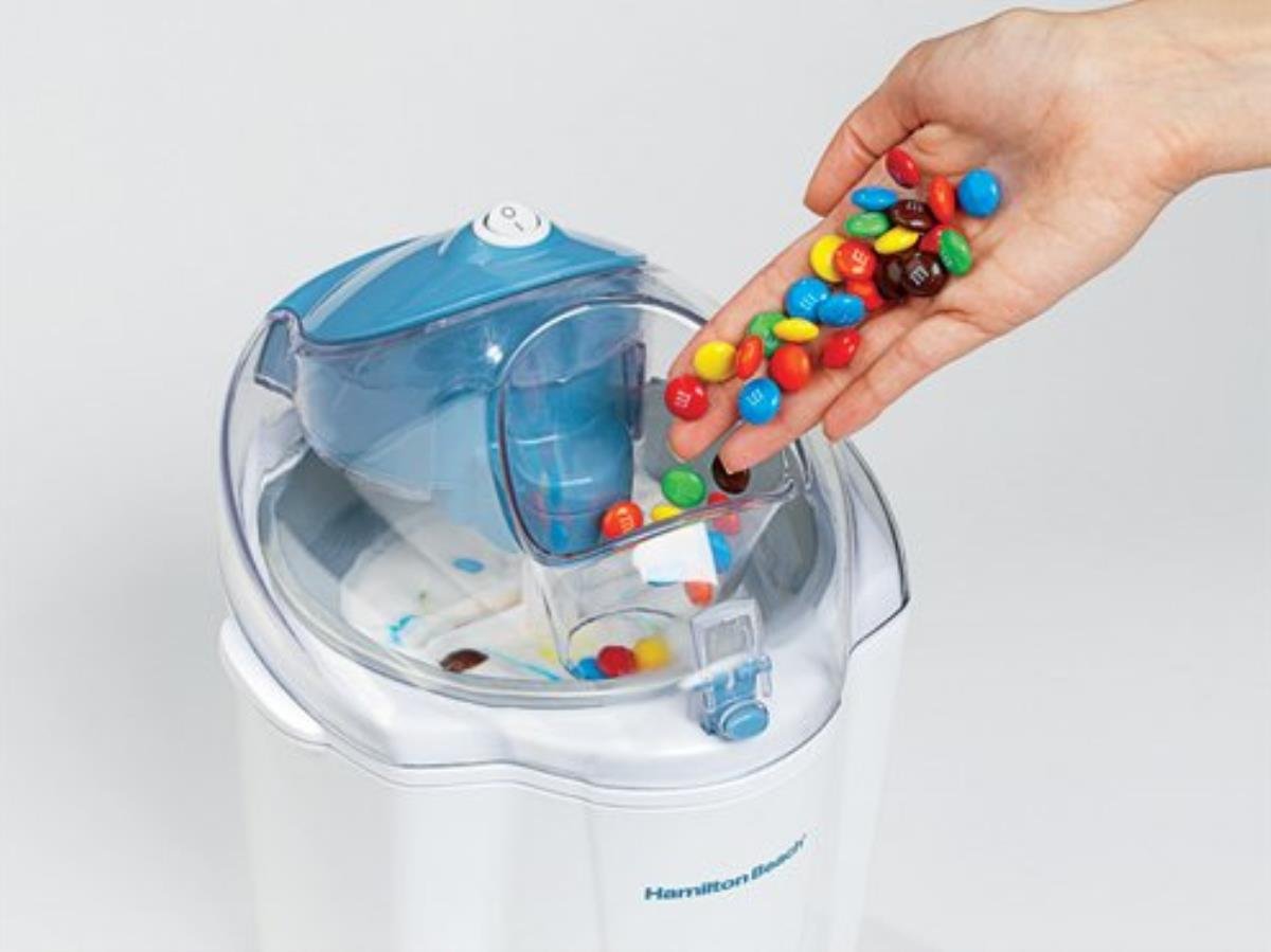 Hamilton Beach 68320 1.5-Quart Ice Cream Maker - White | Homemade Frozen Yogurt & Gelato Machine for Parties, Desserts & Family Treats