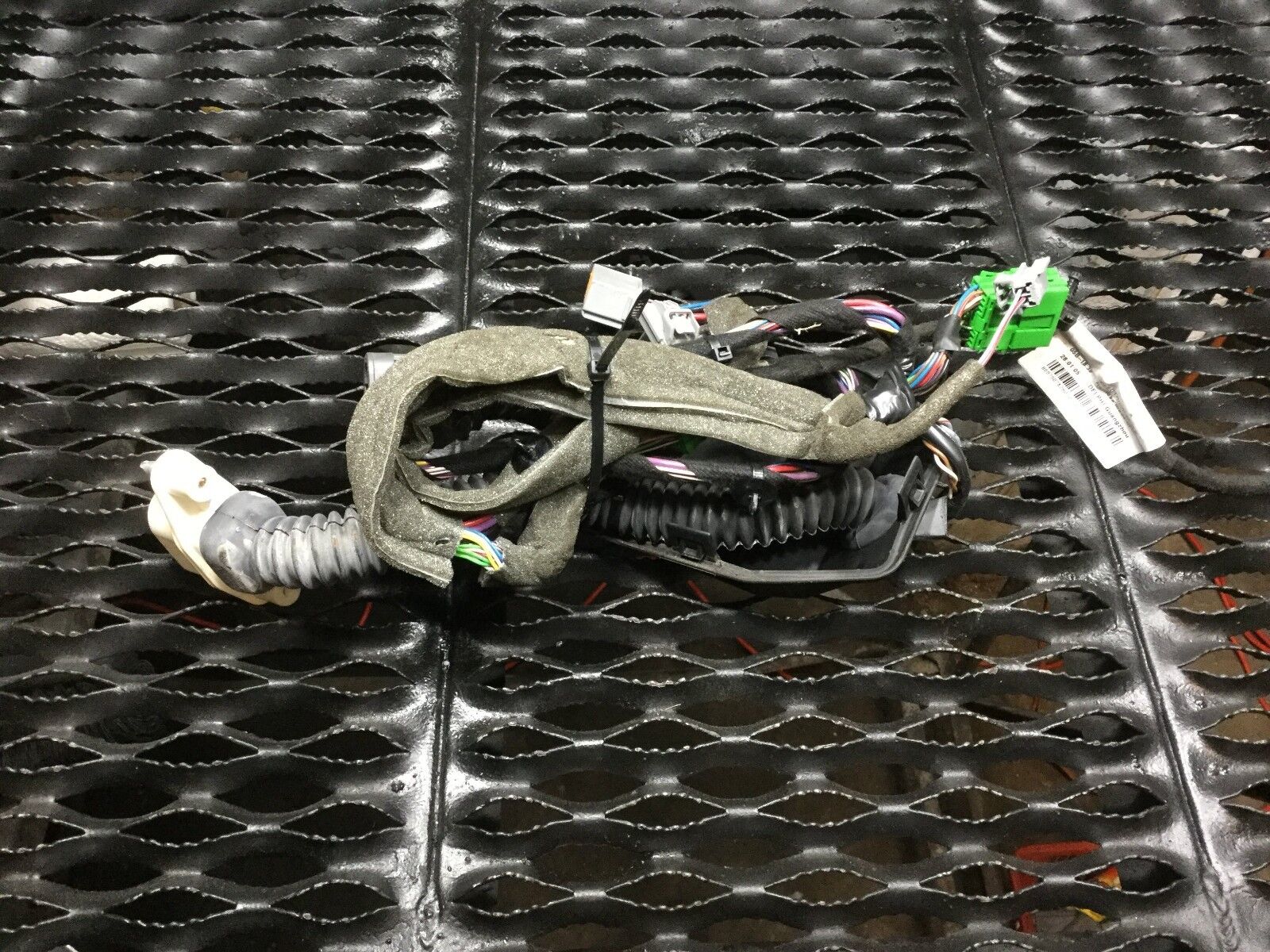 Genuine Volvo S60 Front Left Driver Side Door Wiring Harness OEM 2001-2009 - Perfect for Electrical Repairs & Door Lock Fixes
