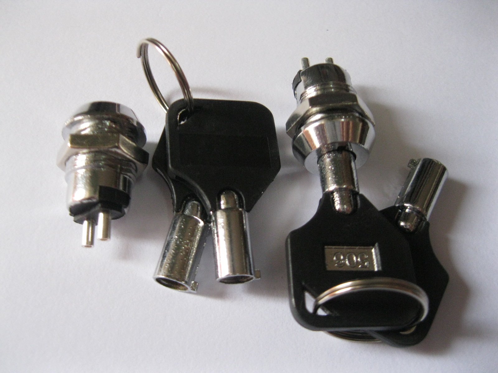 25 Pcs KS3 ON/OFF Key Lock Switch with Plastic Handle - Durable Electrical Switches for Control Panels, Machinery & Security Cabinets