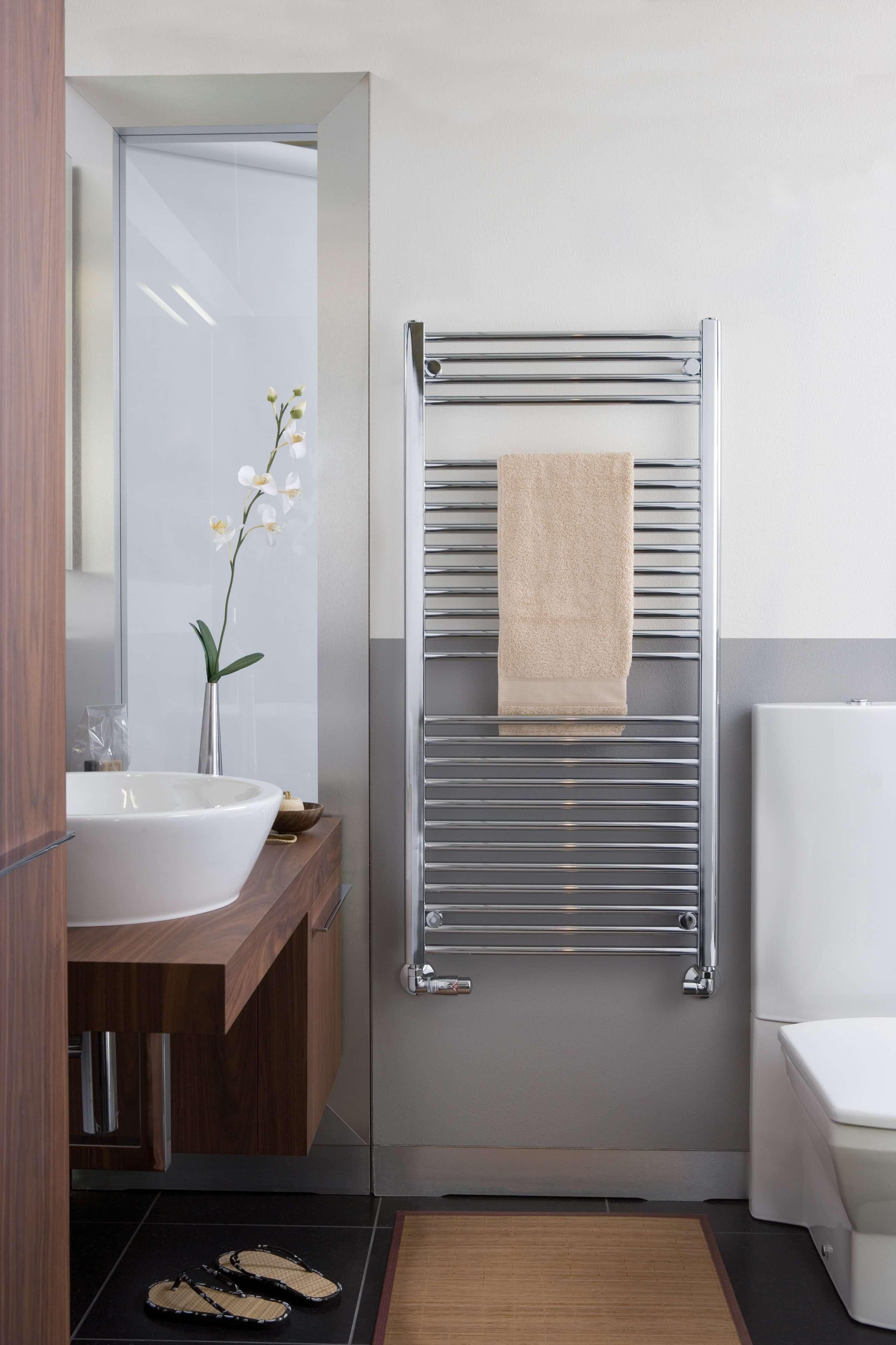 Tuzio Savoy Hardwired or Plug-in Towel Warmer - 23.5