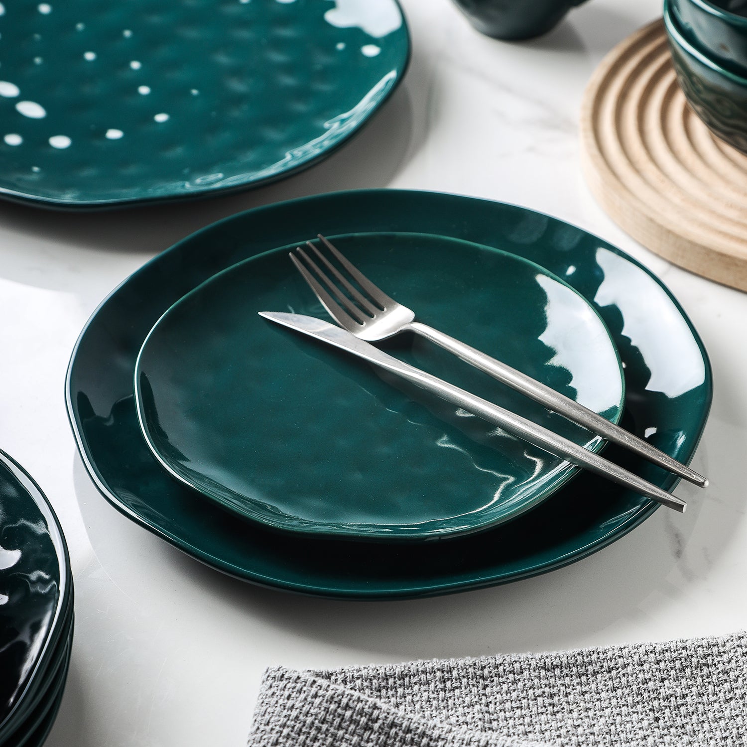 Ivy Porcelain Dinnerware Set - Elegant Green Tableware for Fine Dining & Special Occasions | Perfect for Weddings, Anniversaries & Dinner Parties